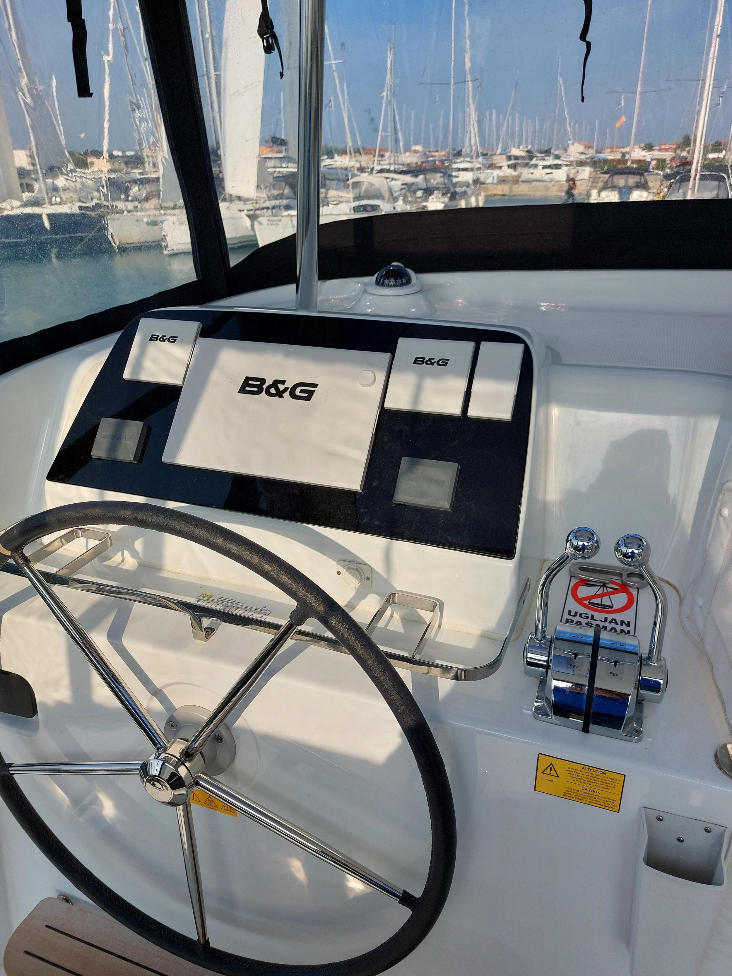 Lagoon 42 — photo 7