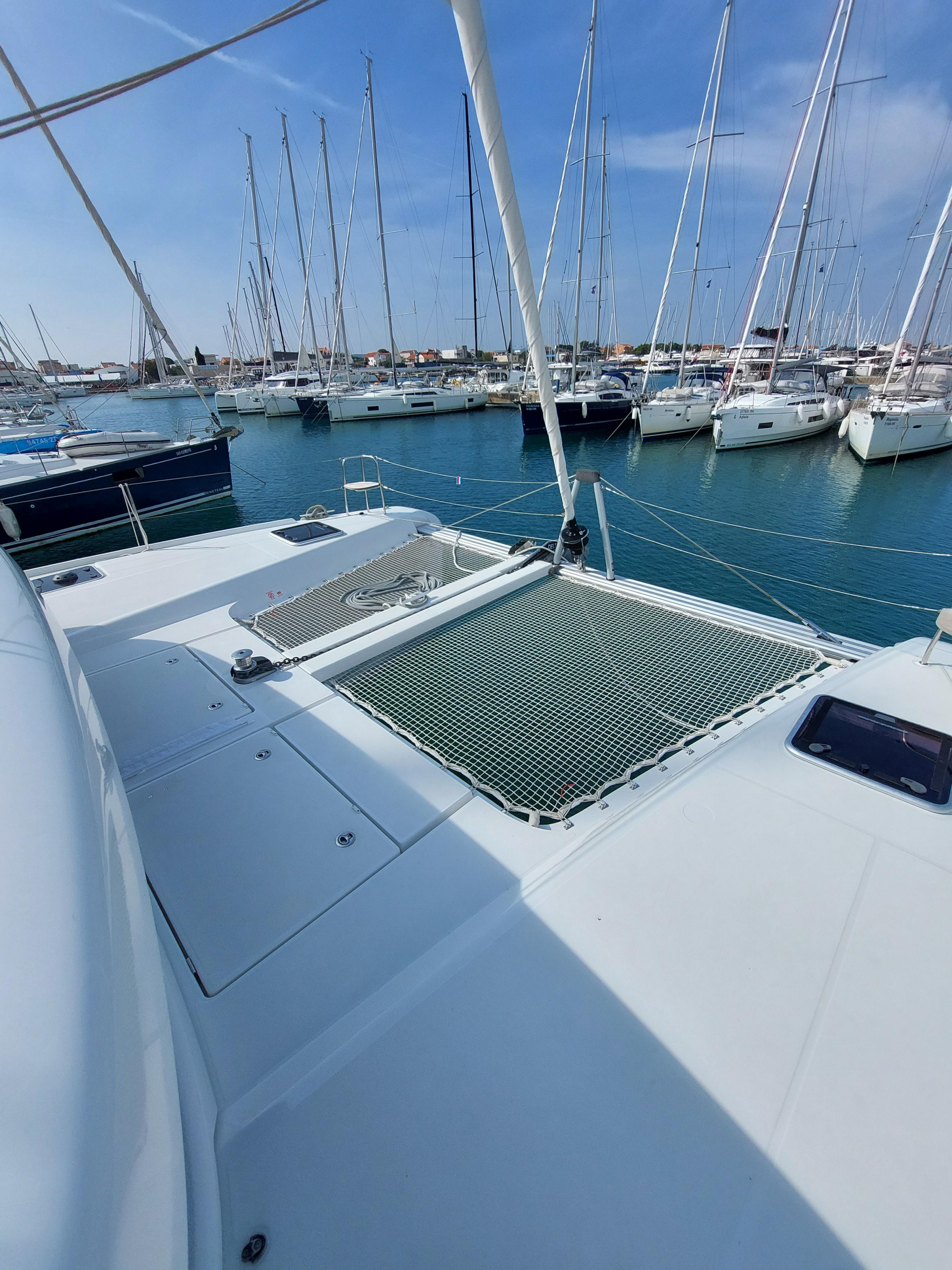 Lagoon 42 — photo 13