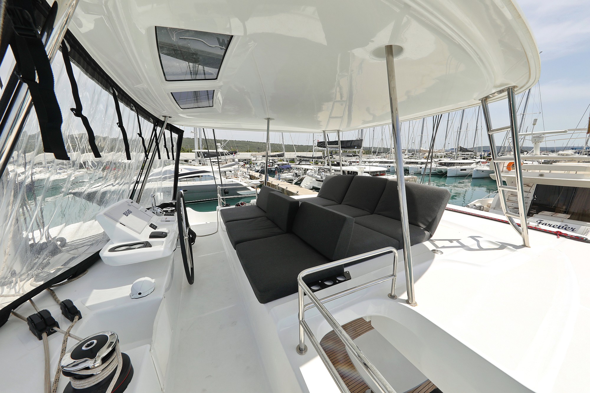 Lagoon 50/6 cab — photo 10