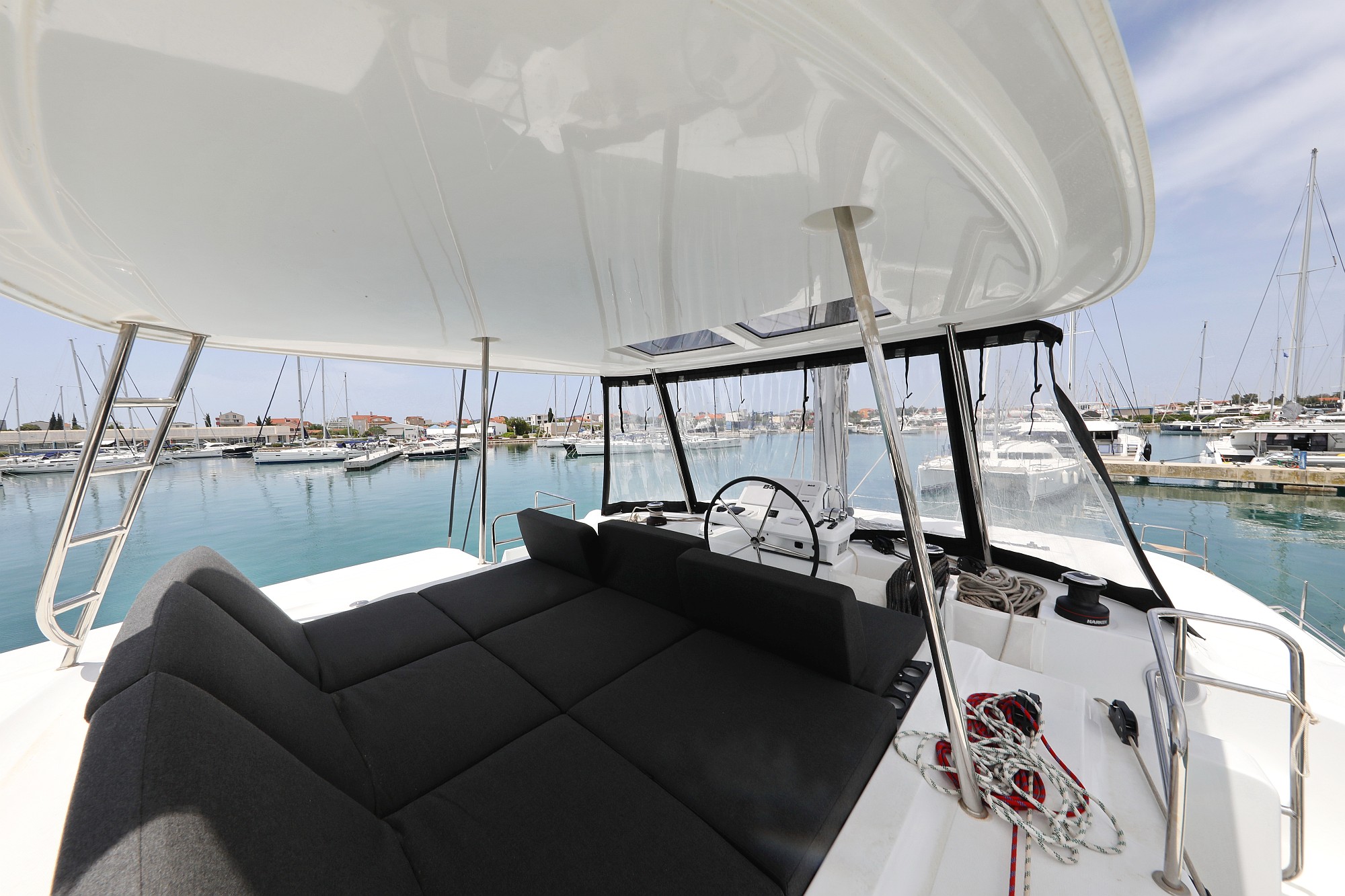 Lagoon 50/6 cab — photo 7