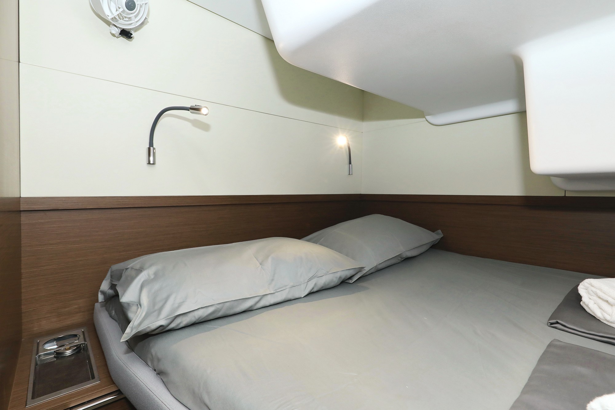 Lagoon 50/6 cab — photo 29