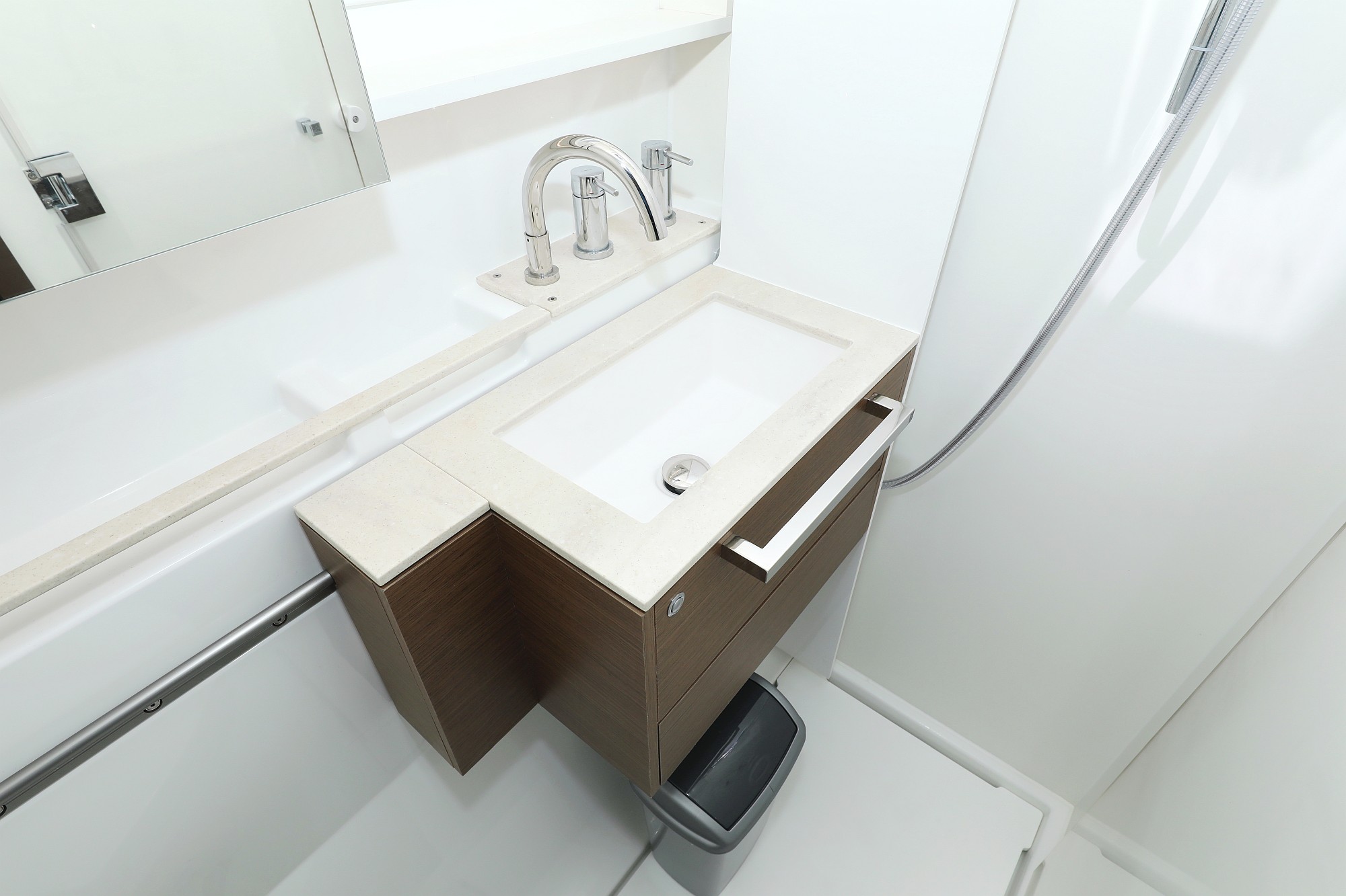 Lagoon 50/6 cab — photo 14