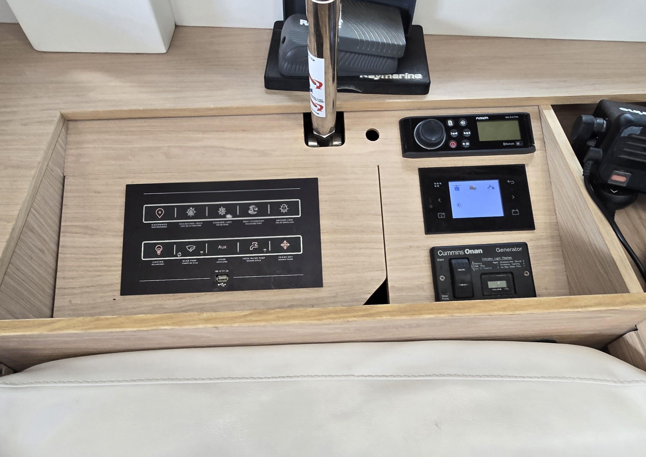 Oceanis 51.1 Air Condition/ — photo 4