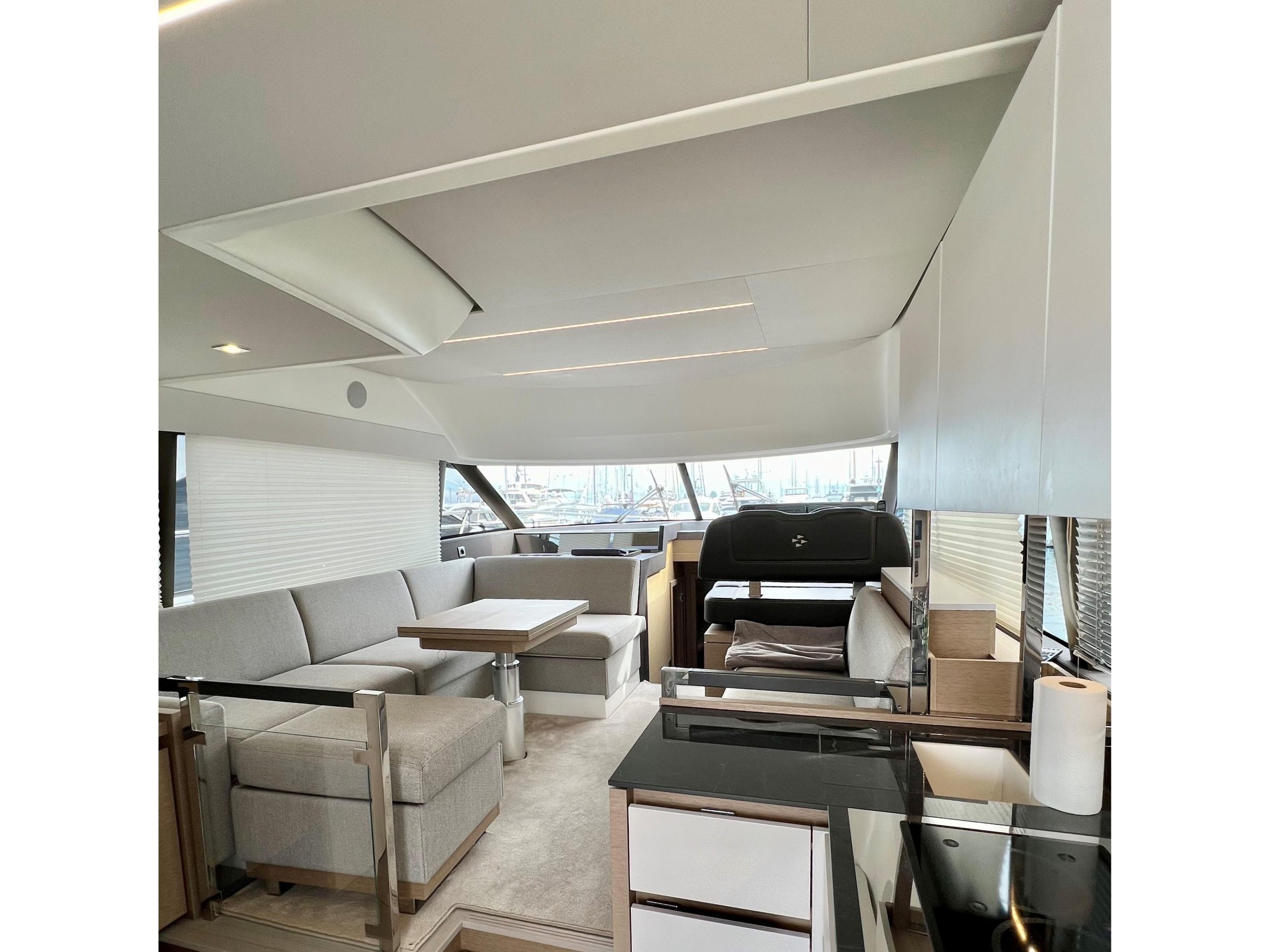 Prestige 460 — photo 2