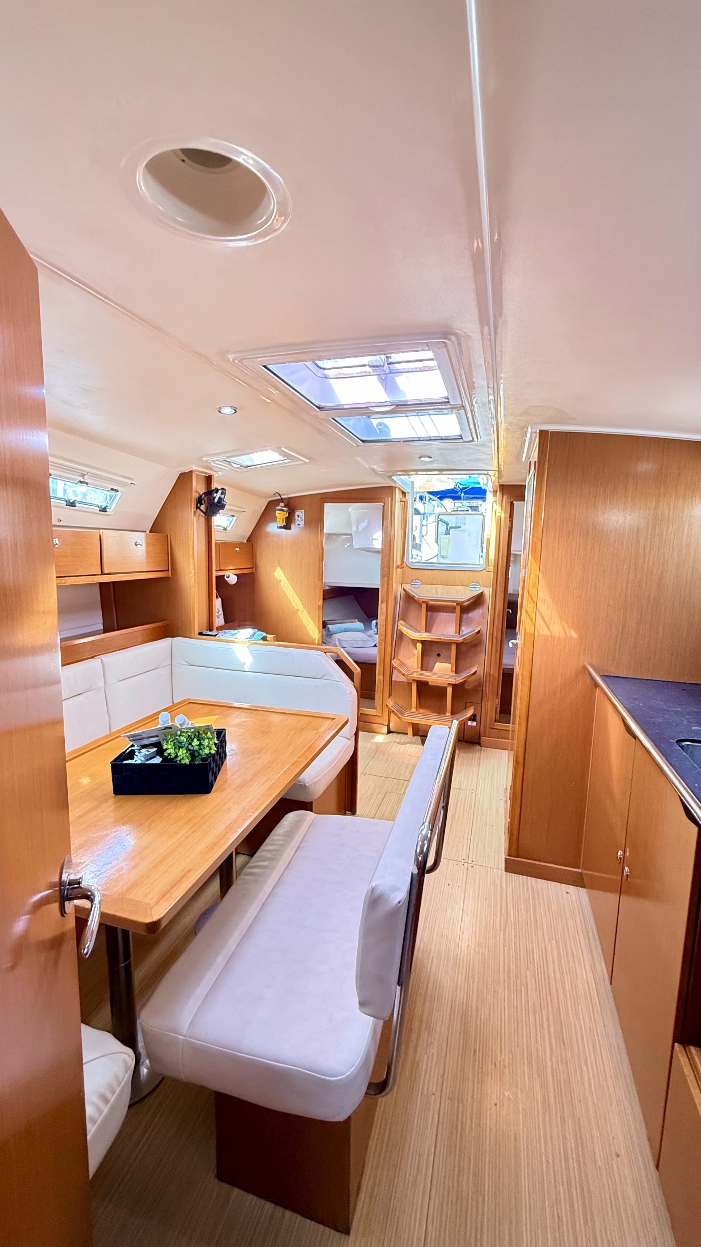Bavaria 40 Cruiser — photo 8