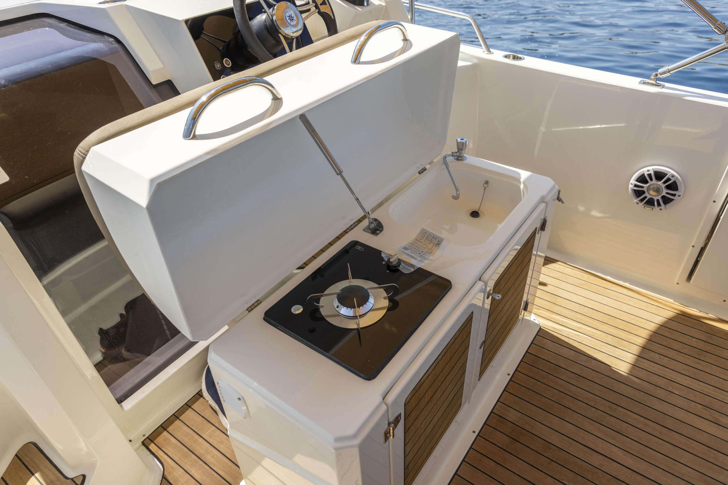 Atlantic 730 Suncruiser — photo 11