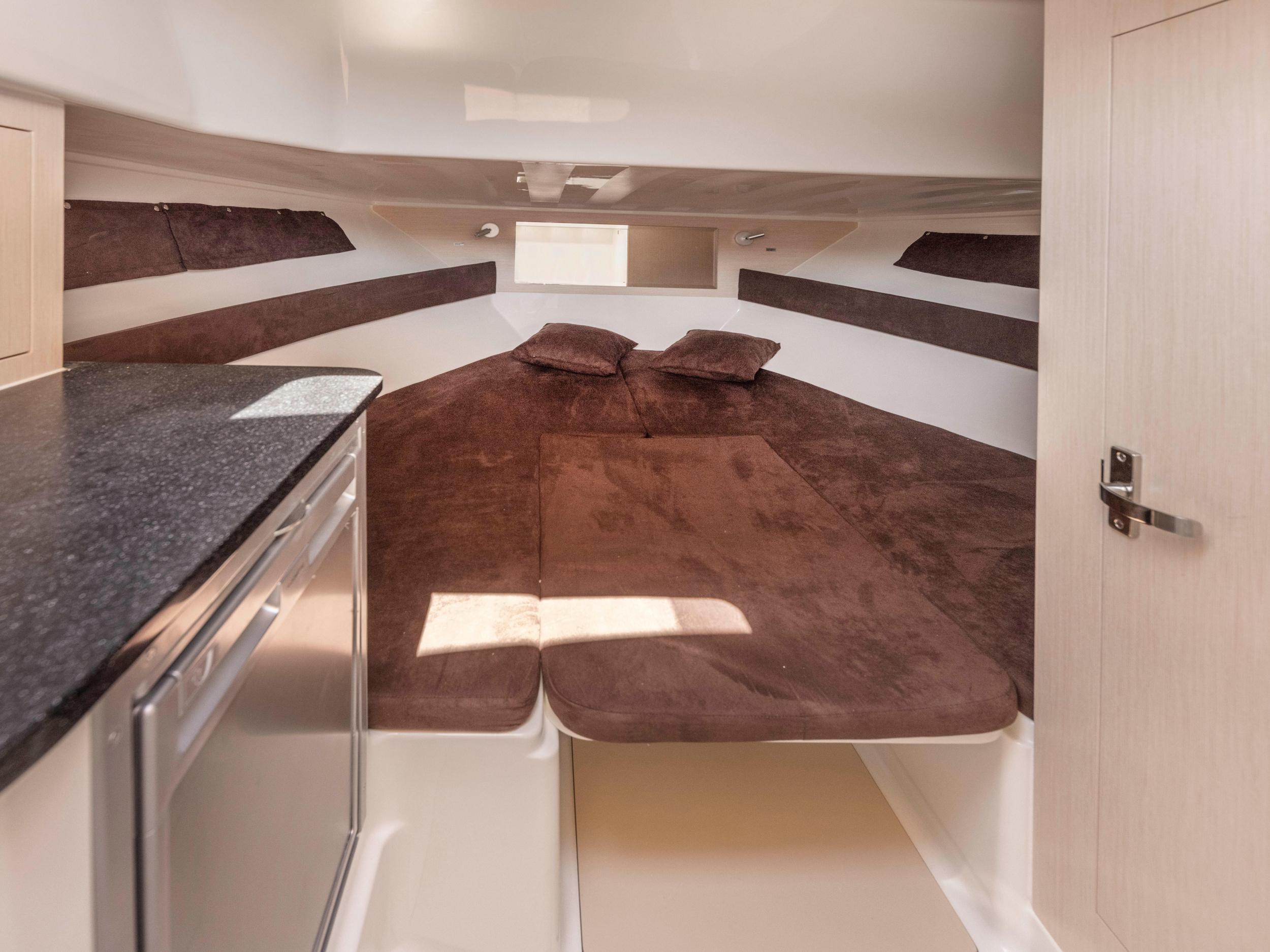 Atlantic 730 Suncruiser — photo 4