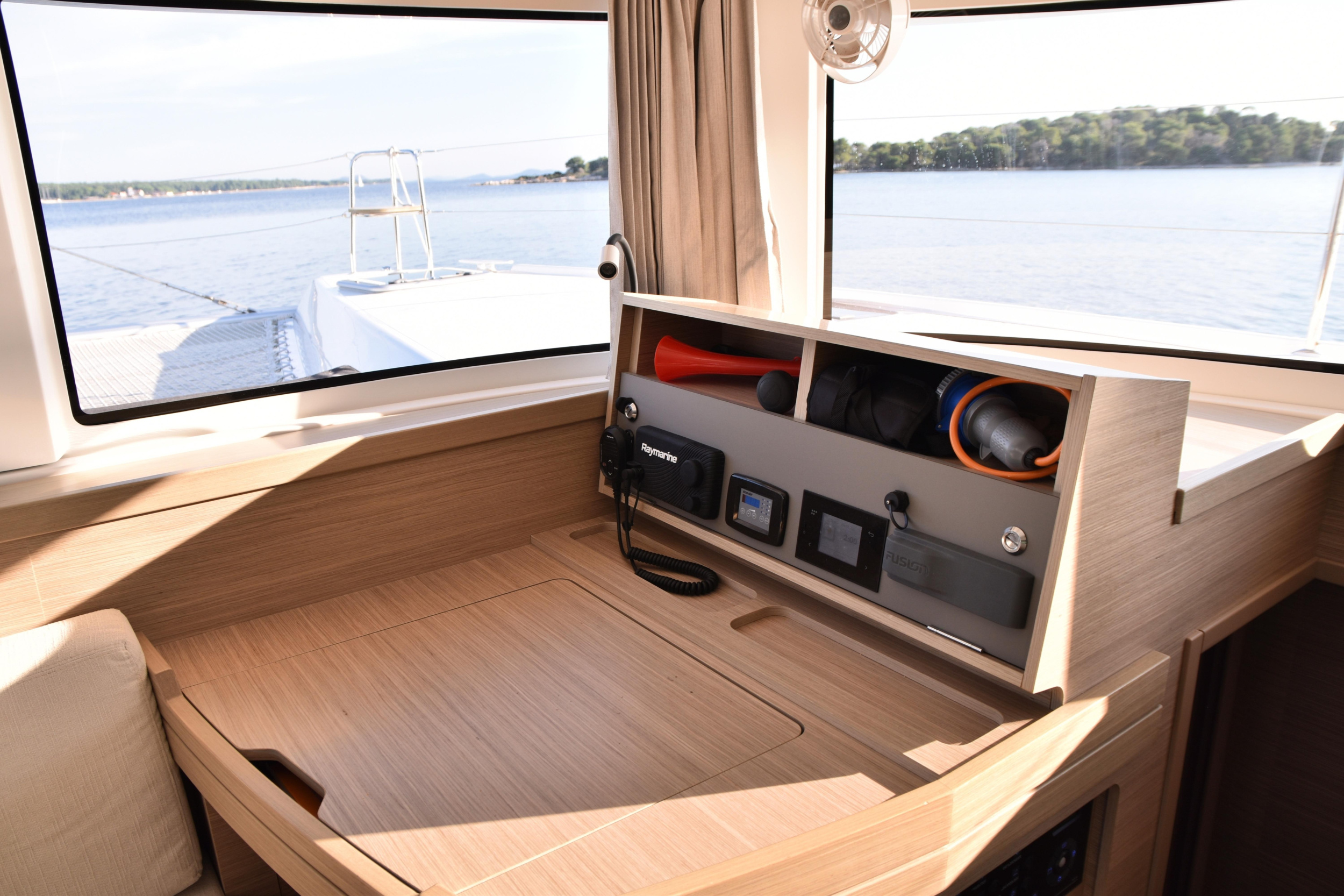 Lagoon 42 — photo 12