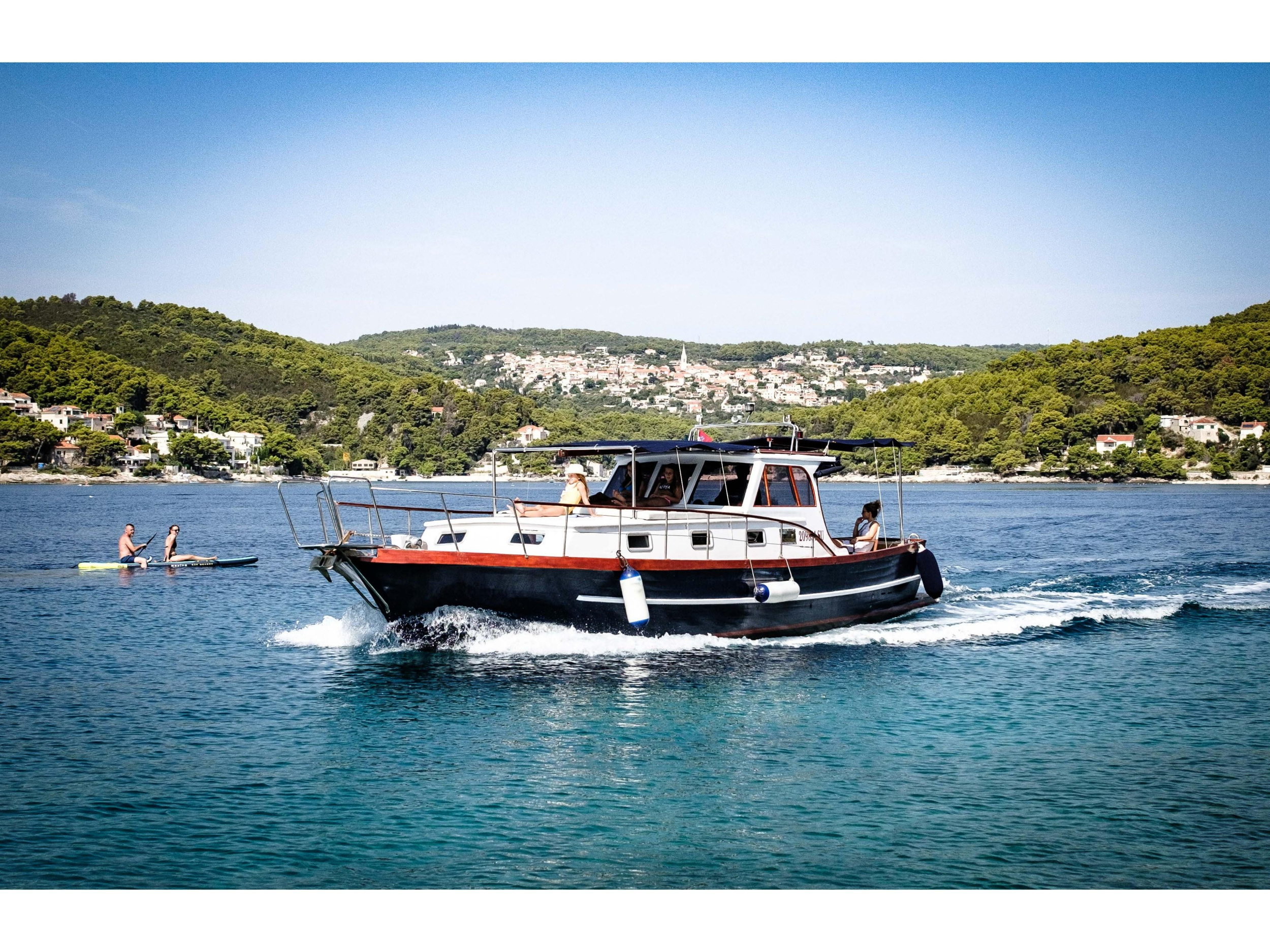 Dalmatian boat — photo 1