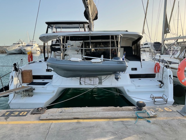 Lagoon 42 — photo 1