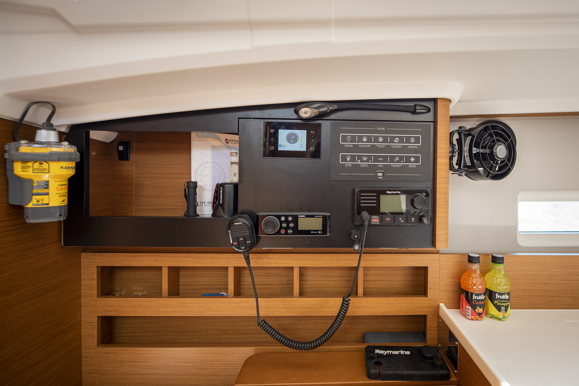 Sun Odyssey 410 — photo 9