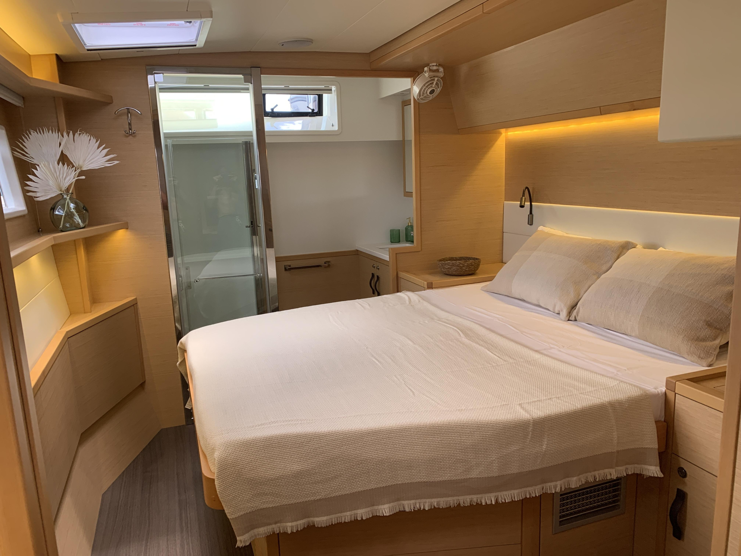 Lagoon 52F ( + crew) — photo 27