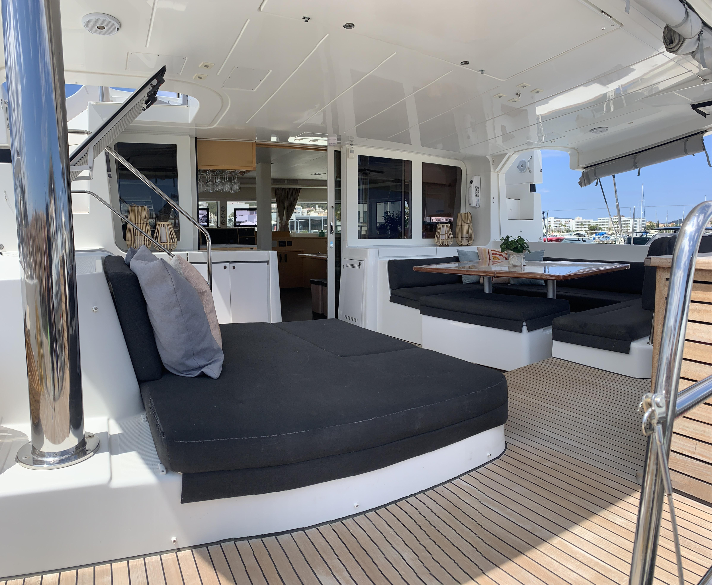 Lagoon 52F ( + crew) — photo 7
