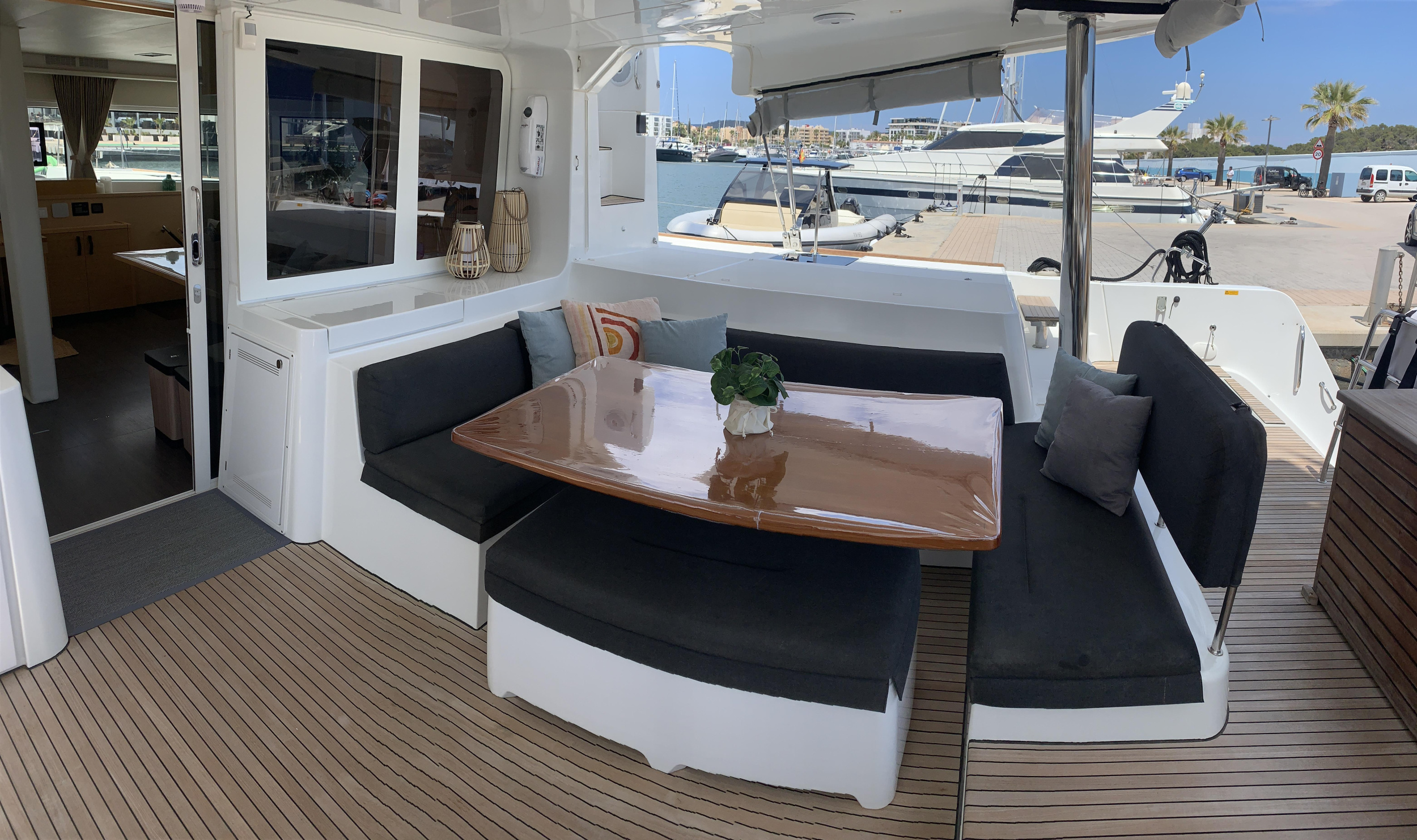 Lagoon 52F ( + crew) — photo 55