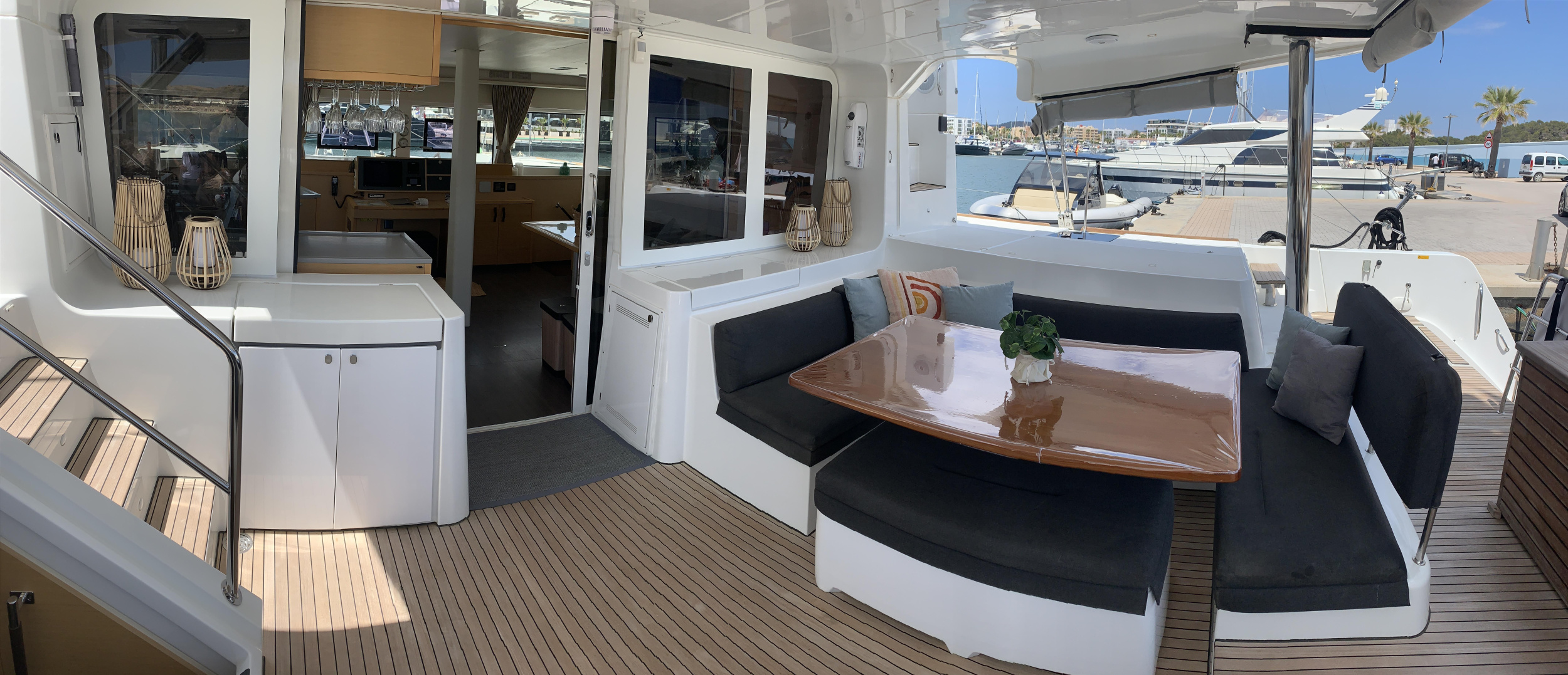 Lagoon 52F ( + crew) — photo 3