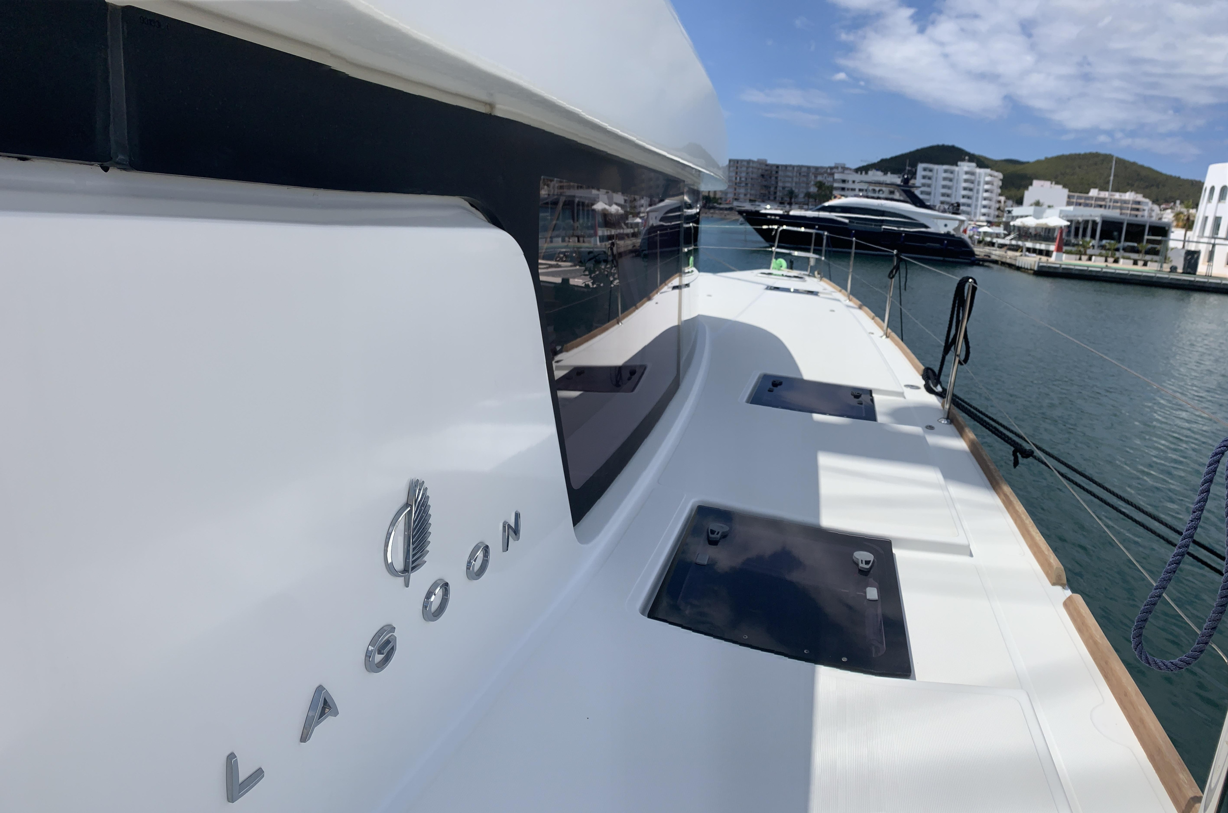 Lagoon 52F ( + crew) — photo 11