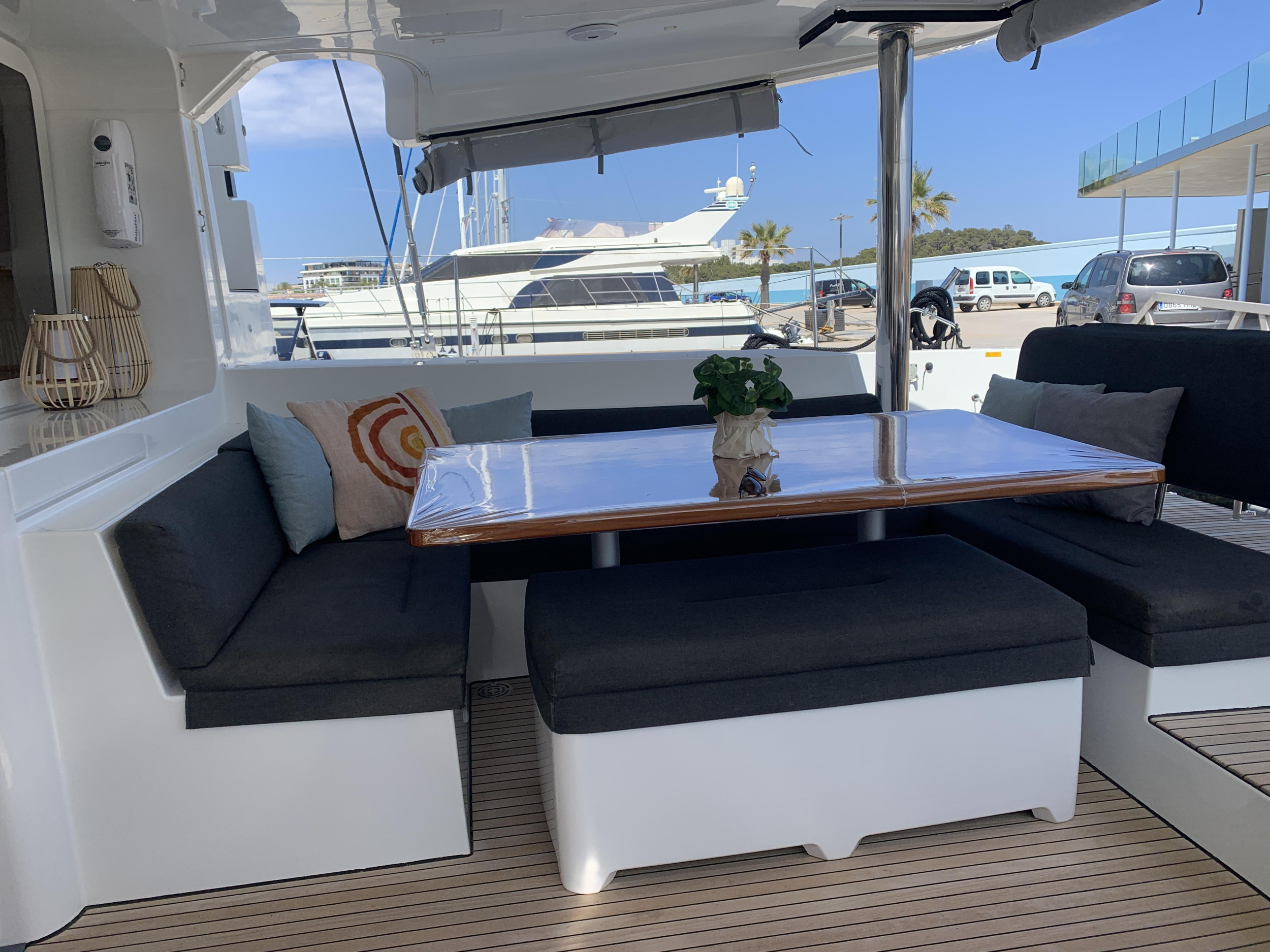 Lagoon 52F ( + crew) — photo 31