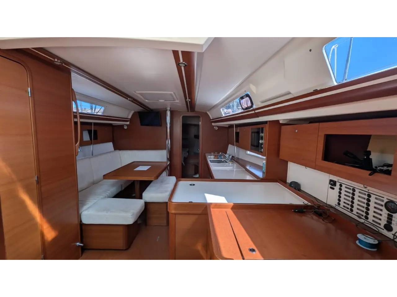 Dufour 375 Grand Large — photo 8