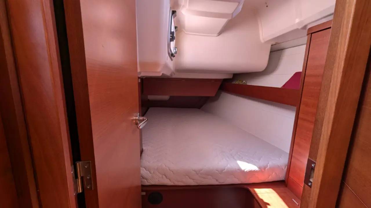 Dufour 375 Grand Large — photo 15