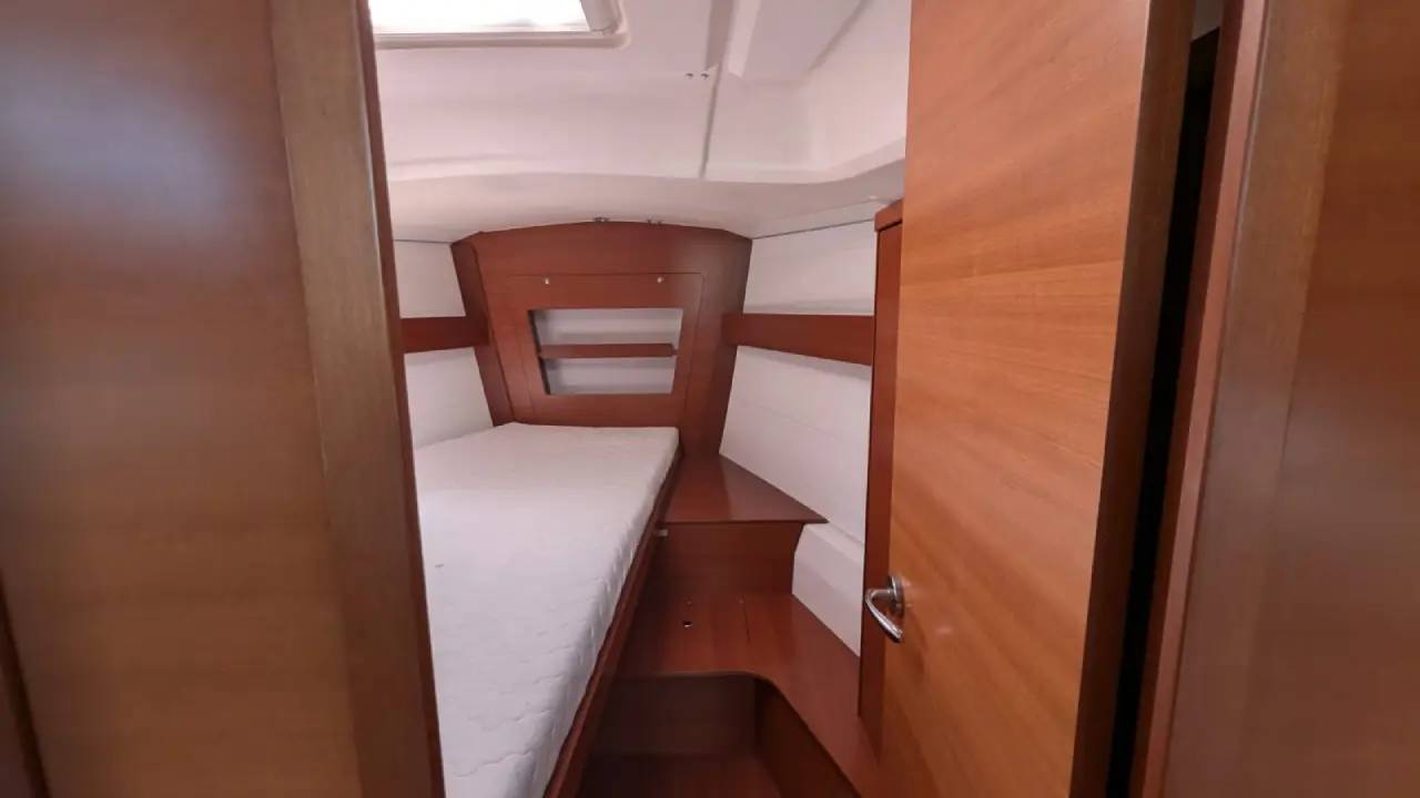 Dufour 375 Grand Large — photo 4