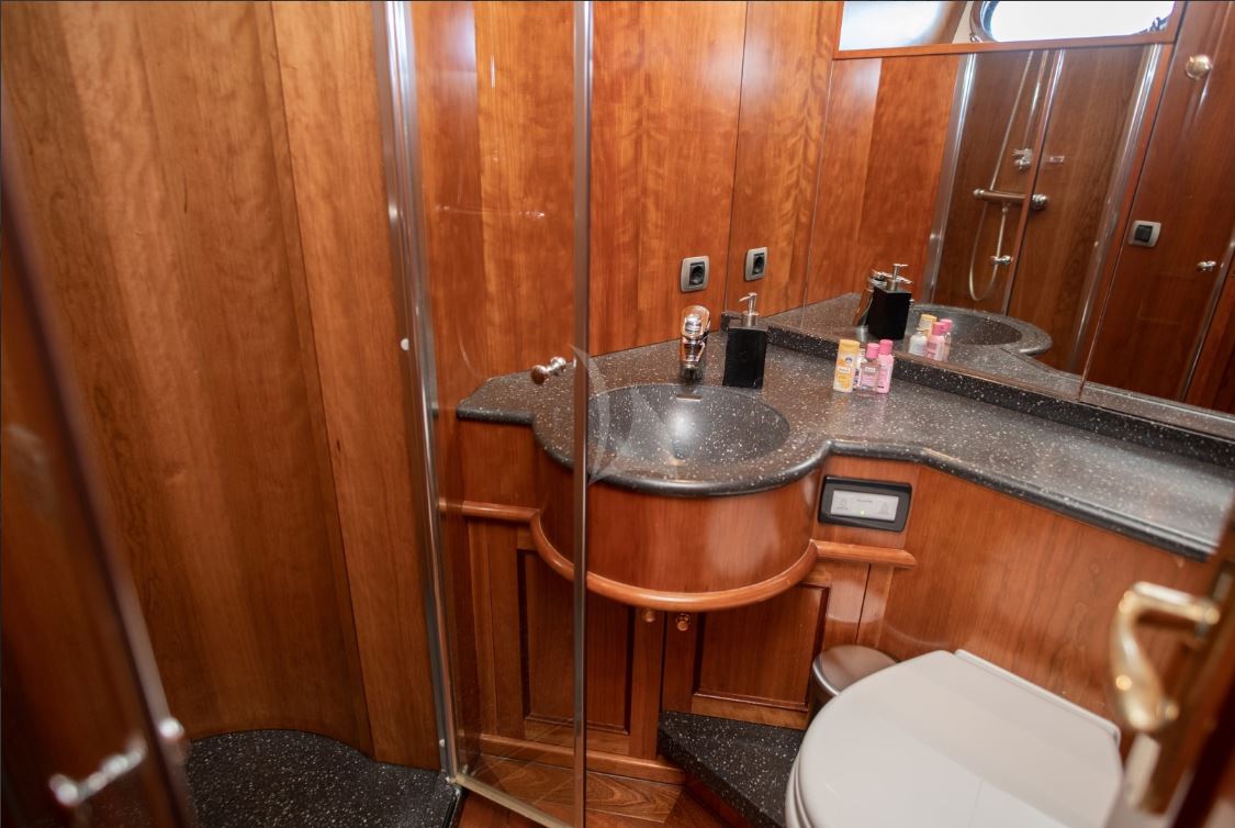 Motoryacht — photo 34