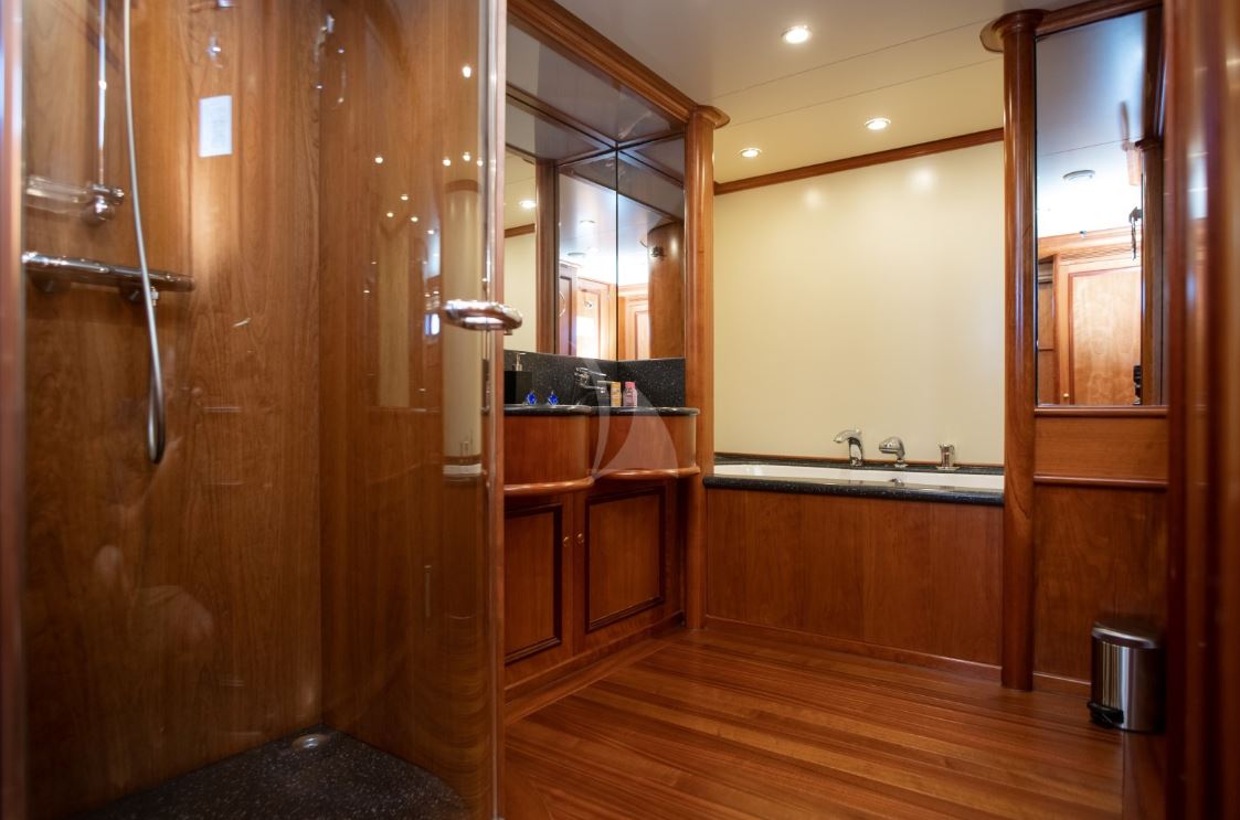 Motoryacht — photo 21