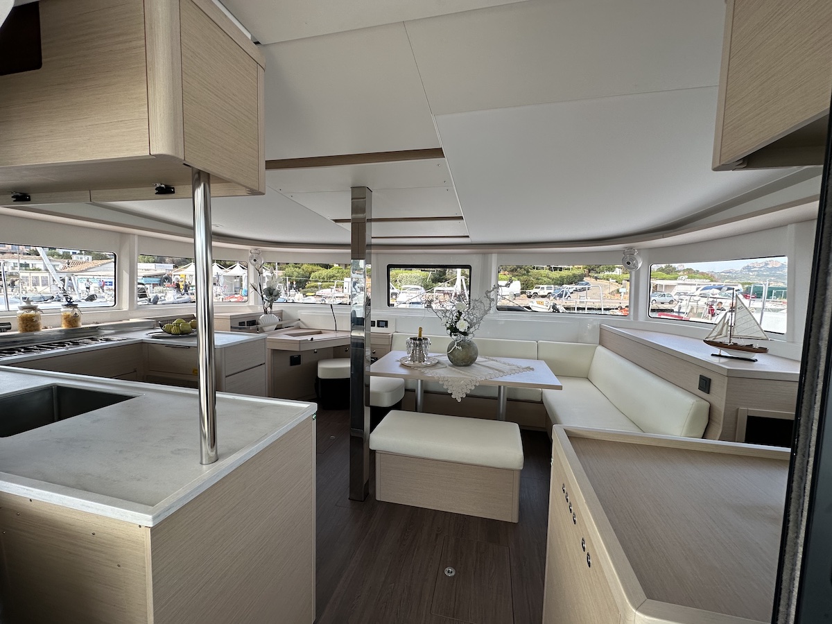 Lagoon 46 — photo 2