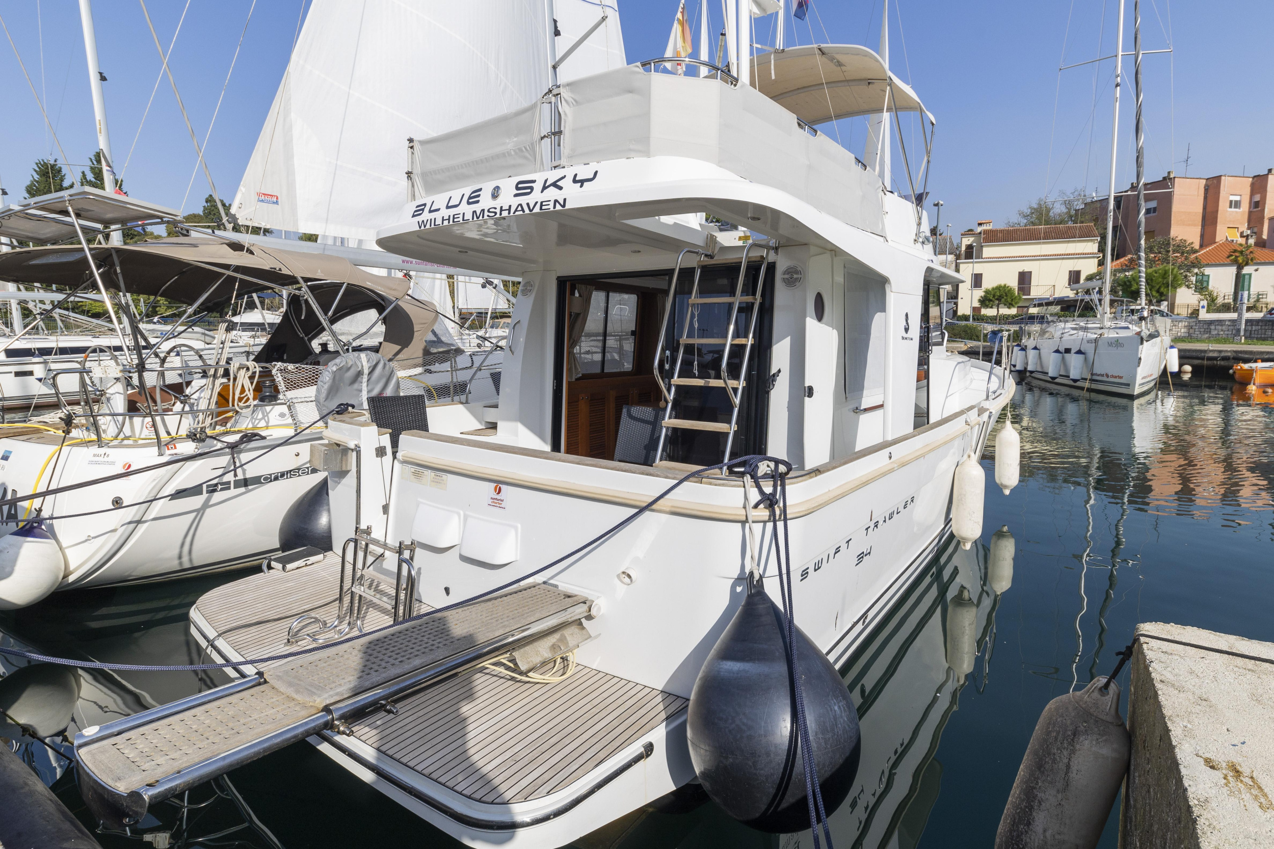 Swift Trawler 34 Fly — photo 16