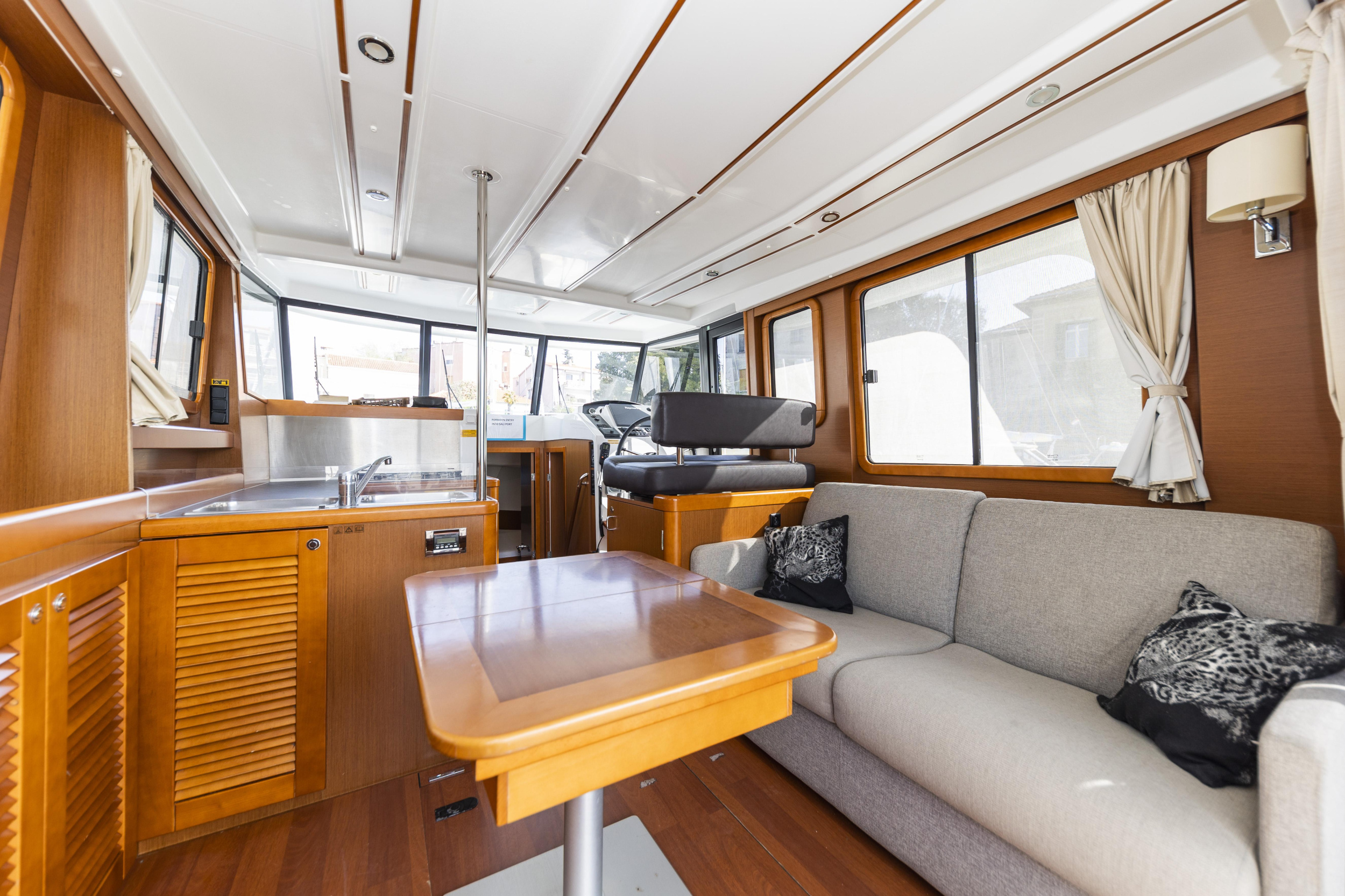Swift Trawler 34 Fly — photo 24