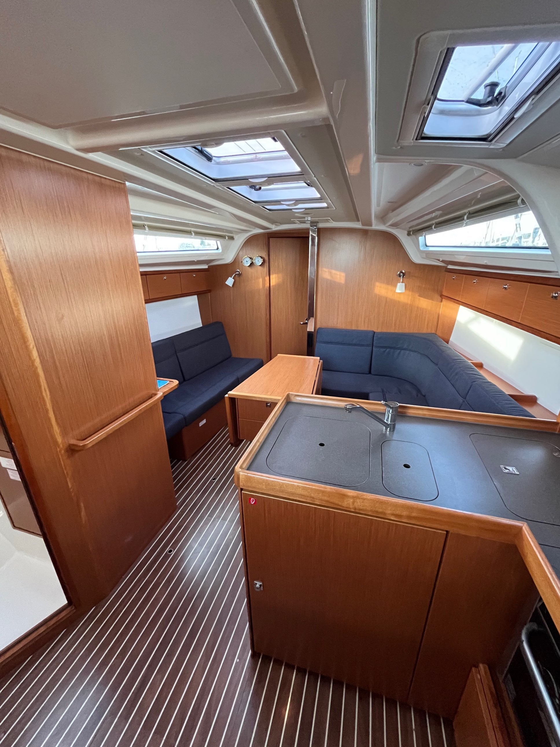 Bavaria Cruiser 37 — photo 7