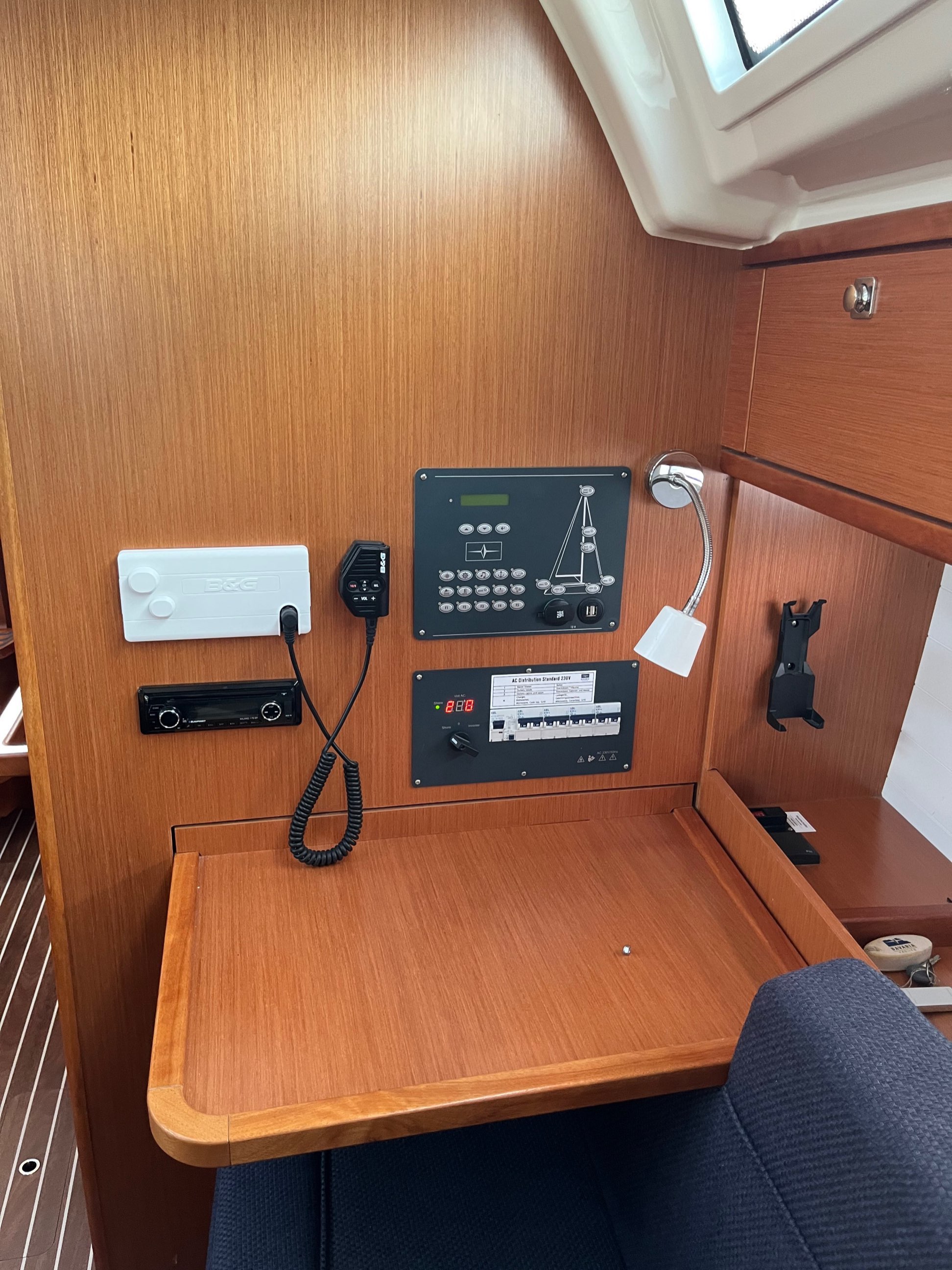 Bavaria Cruiser 37 — photo 10