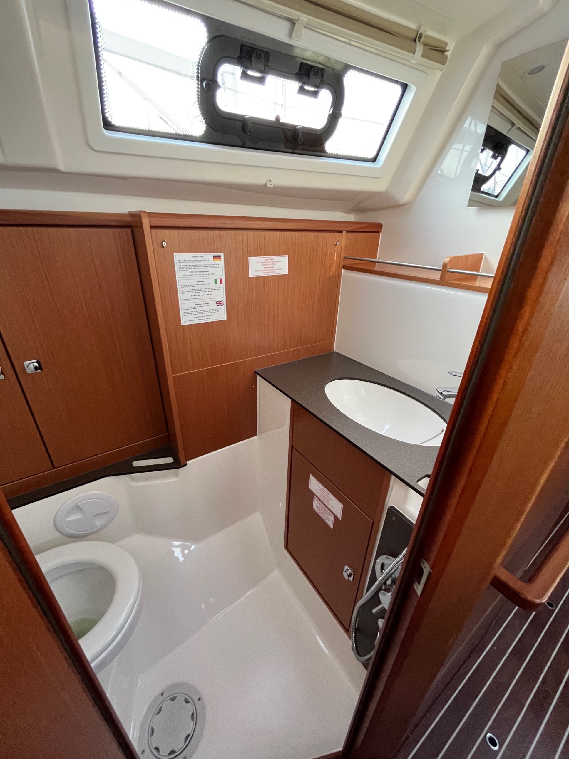 Bavaria Cruiser 37 — photo 17