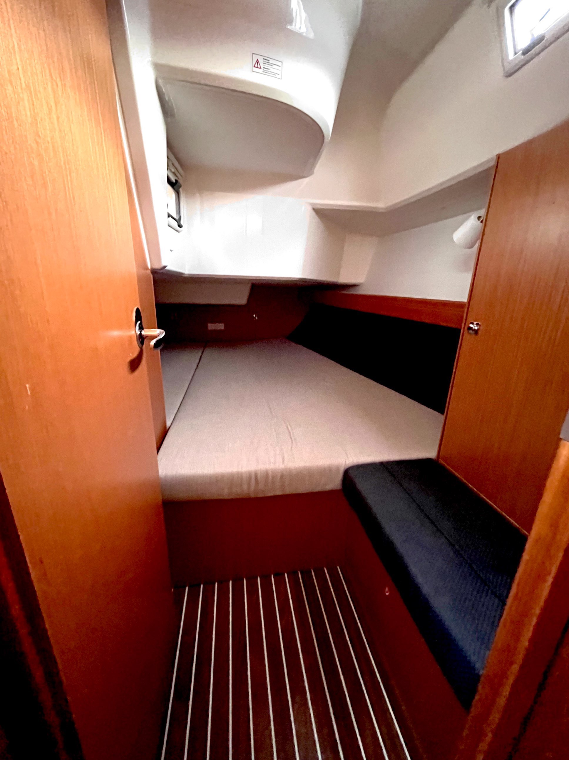 Bavaria Cruiser 37 — photo 20