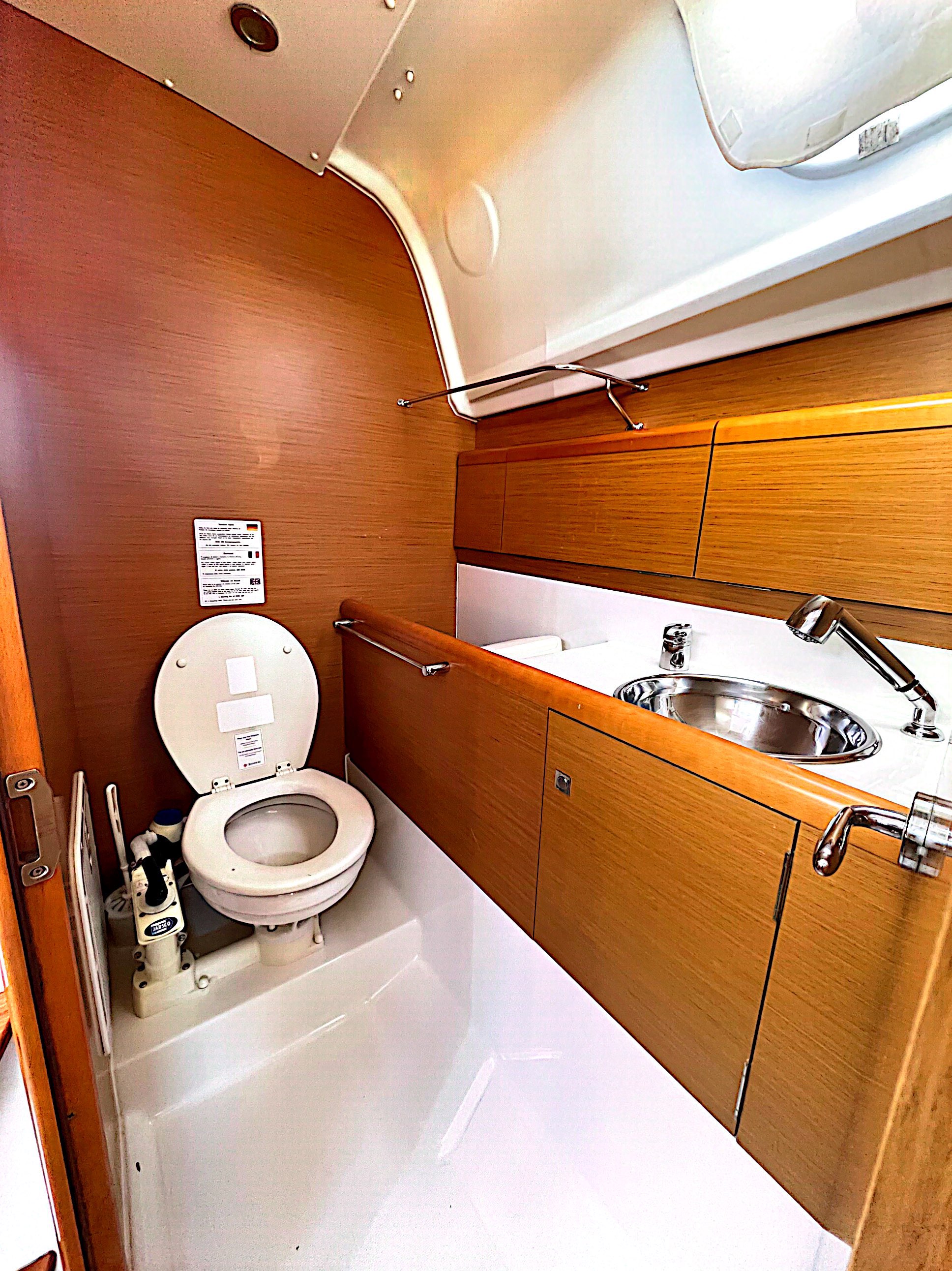 Sun Odyssey 33i — photo 10