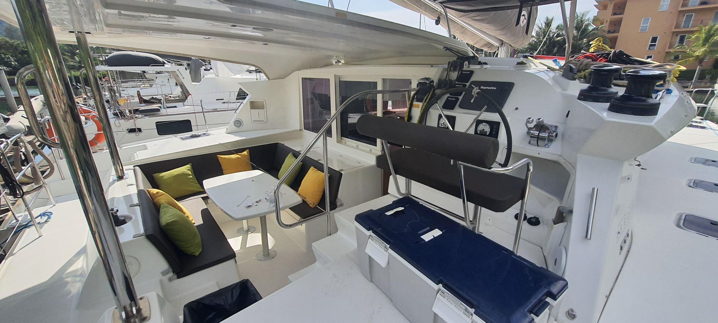 Lagoon 421 — photo 22