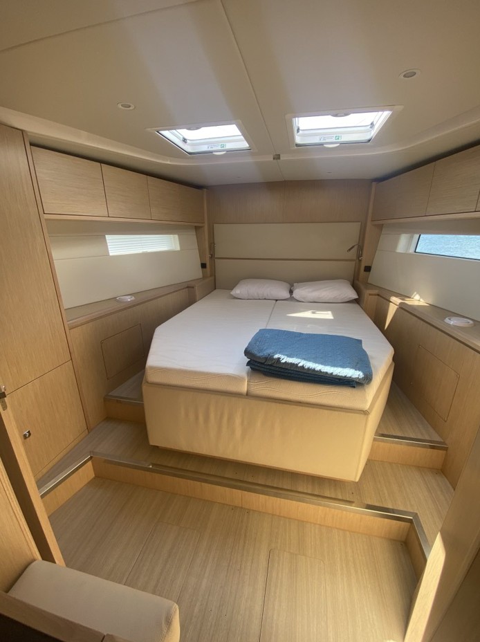Bavaria C57 Style — photo 11