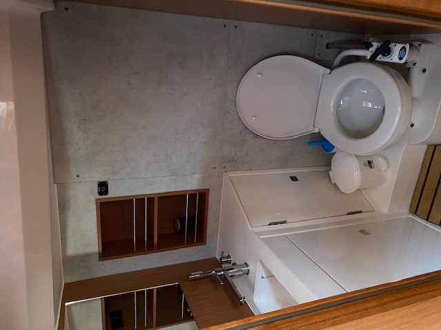 Bavaria C42 — photo 8