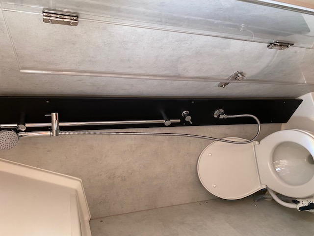 Bavaria C42 — photo 17