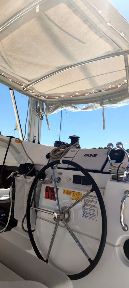 Lagoon 40 — photo 8