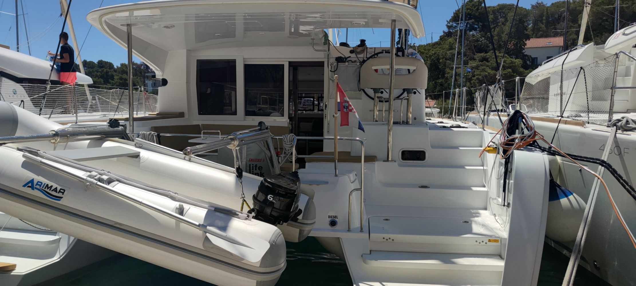 Lagoon 40 — photo 14