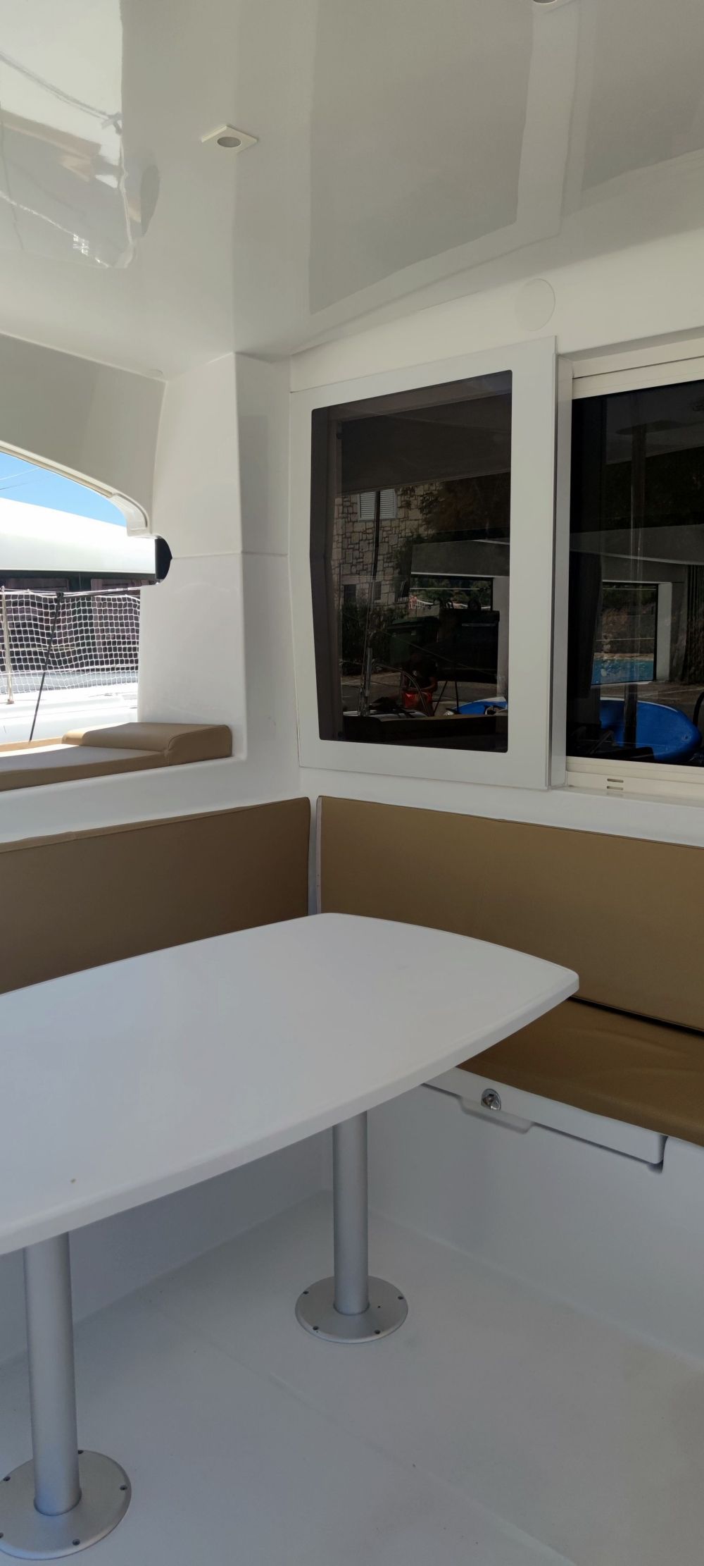 Lagoon 40 — photo 10