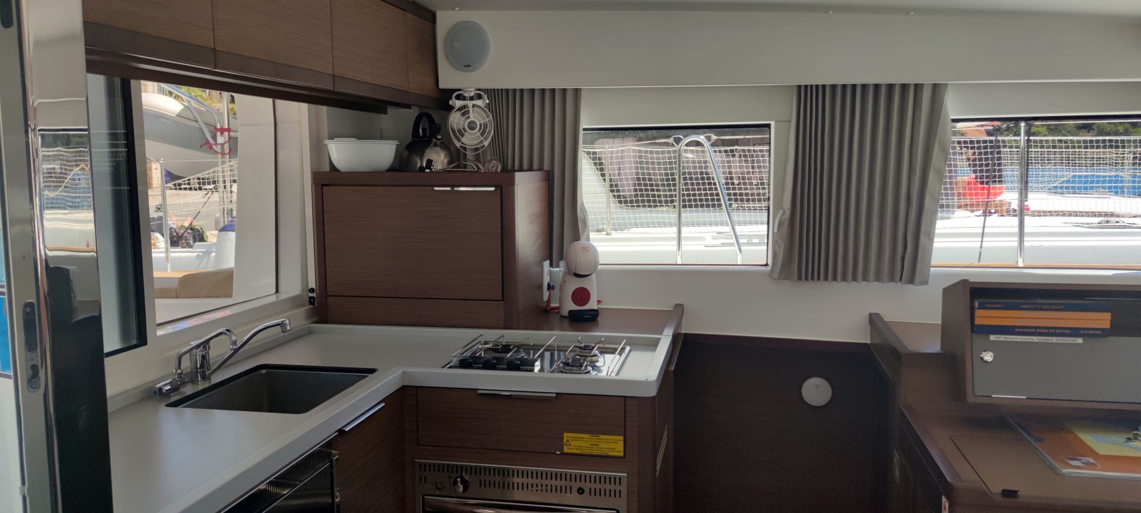 Lagoon 40 — photo 13