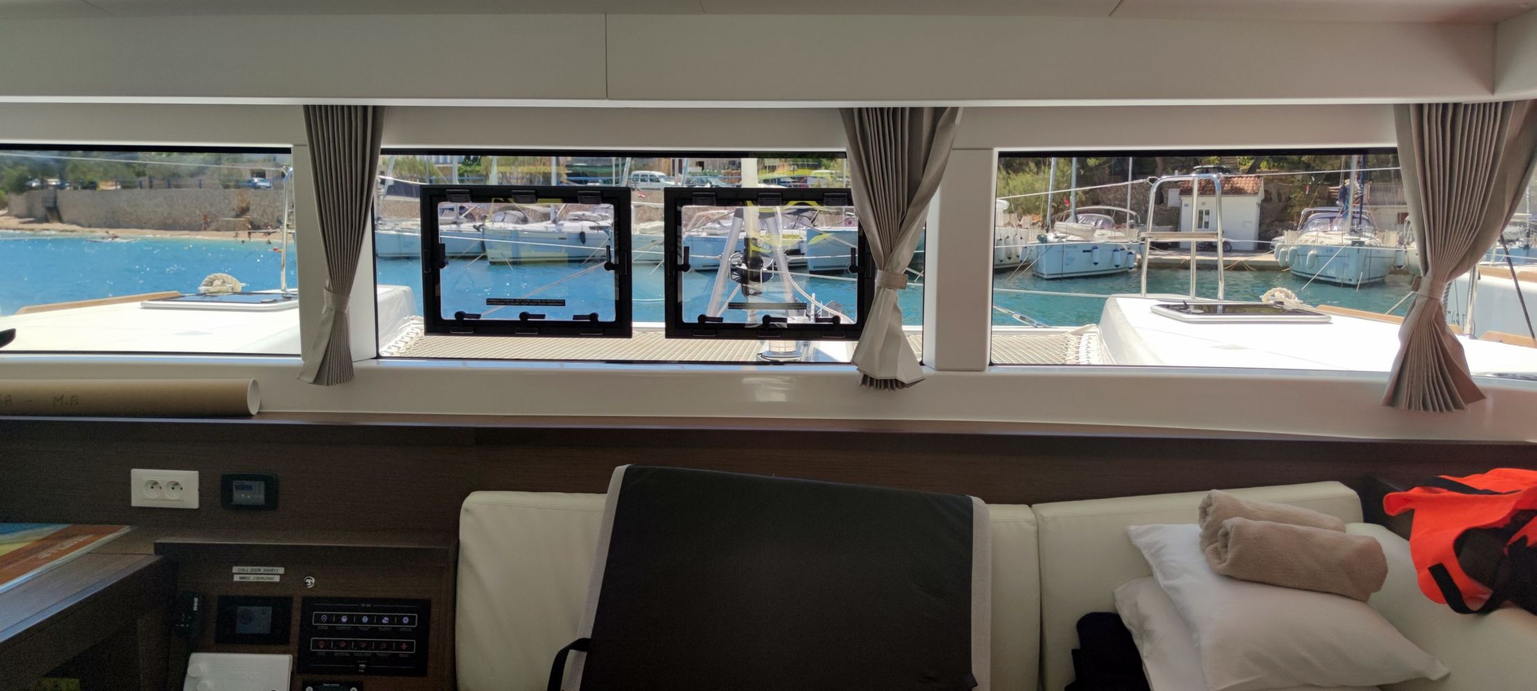 Lagoon 40 — photo 15