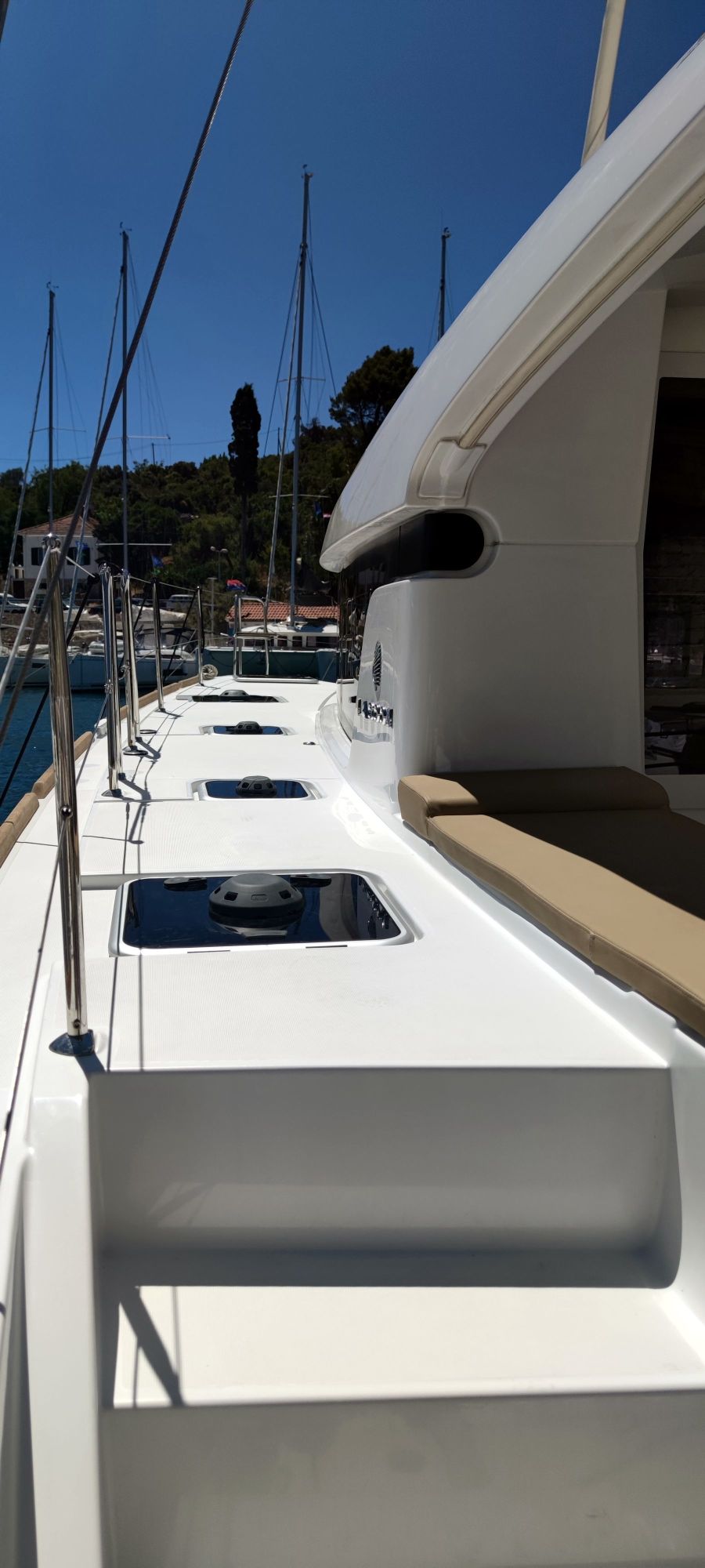 Lagoon 40 — photo 40