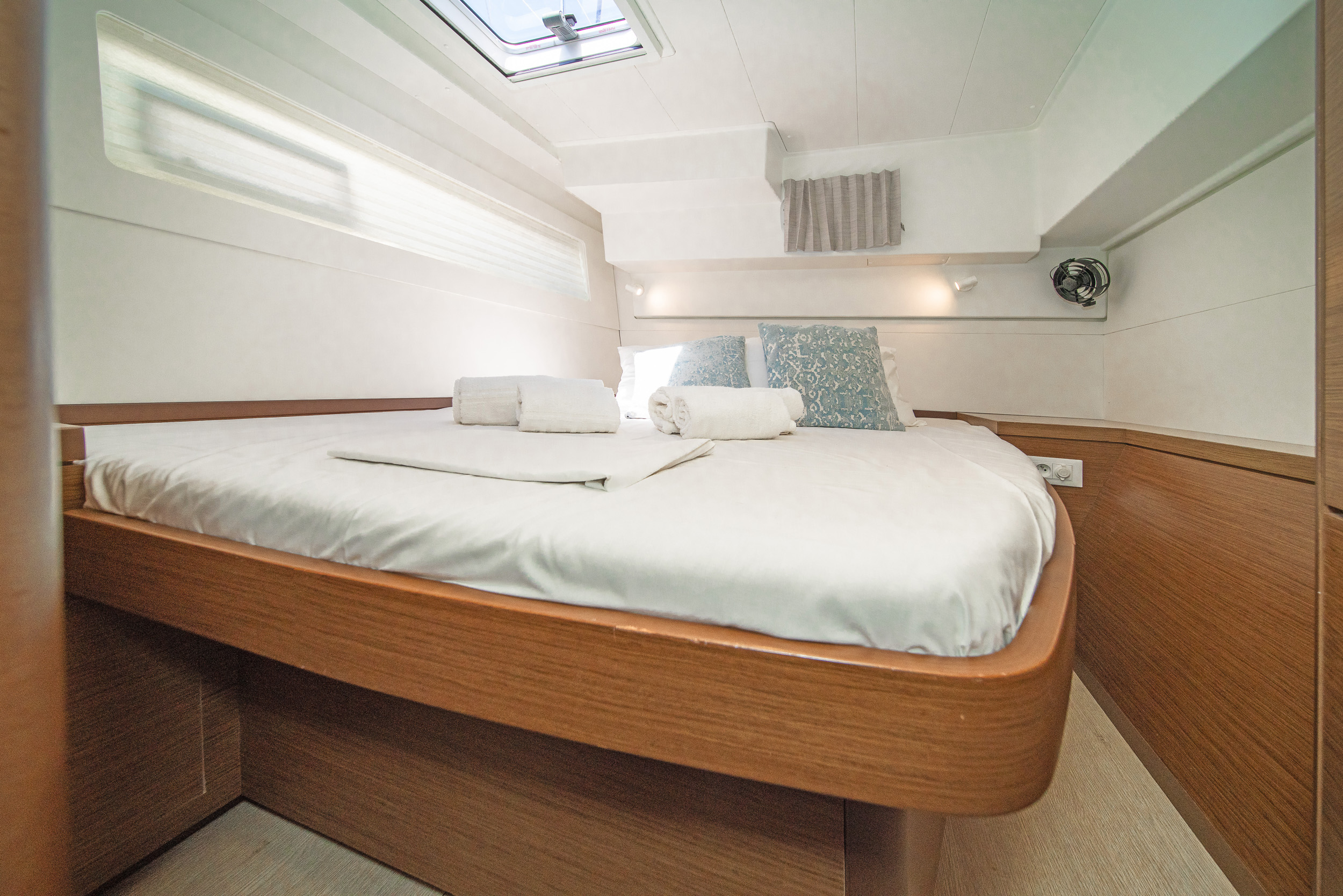 Lagoon 40 — photo 11