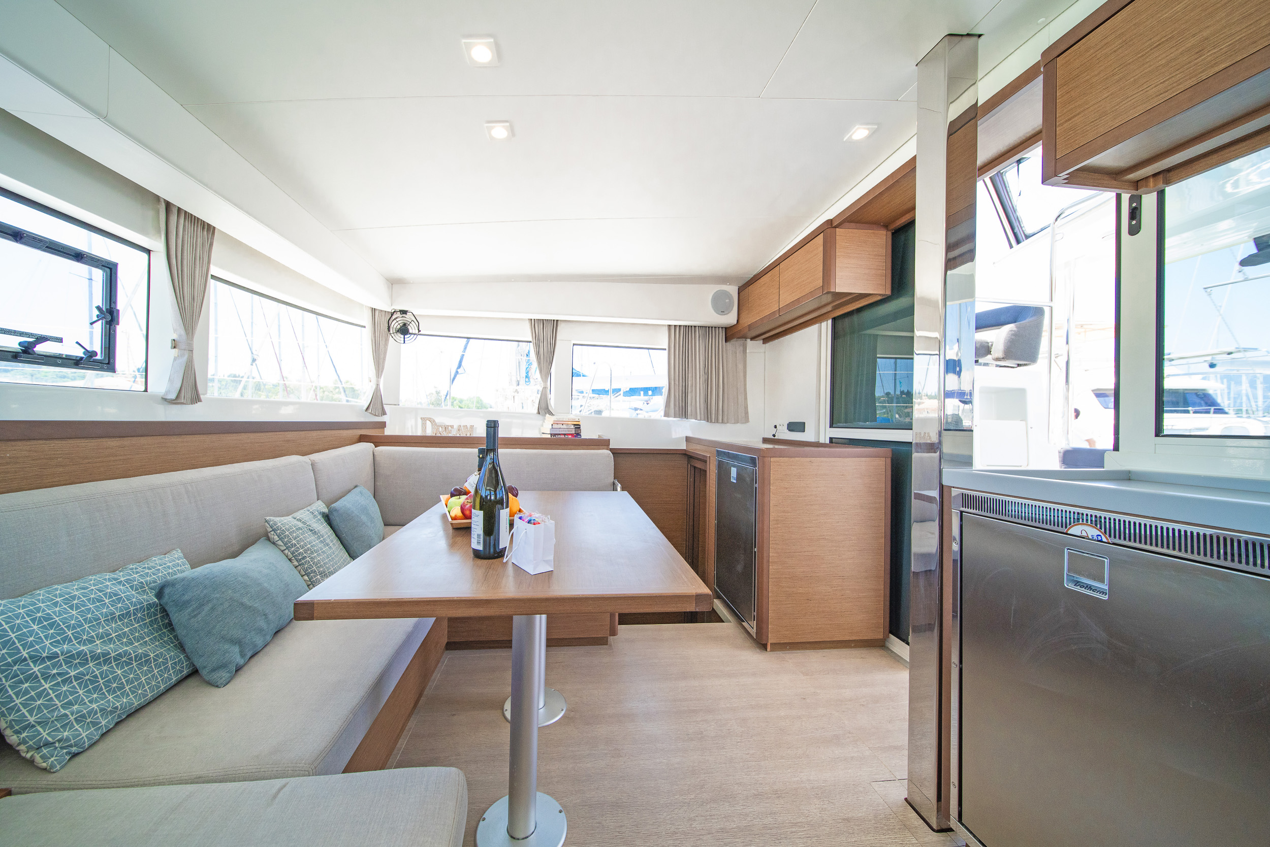 Lagoon 40 — photo 20