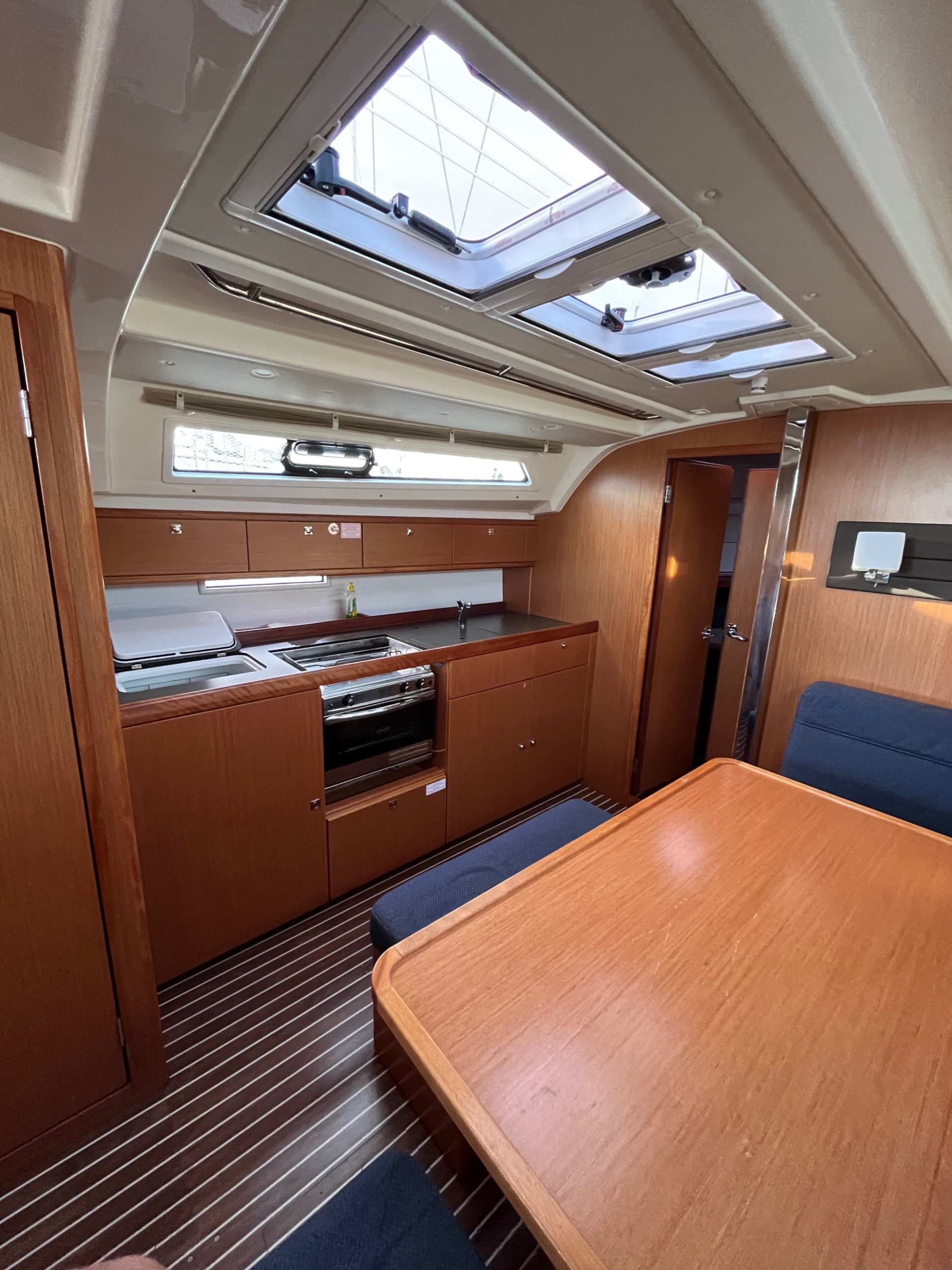 Bavaria Cruiser 41 — photo 14