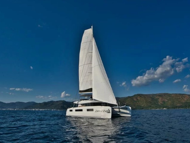 Lagoon 50 — photo 1