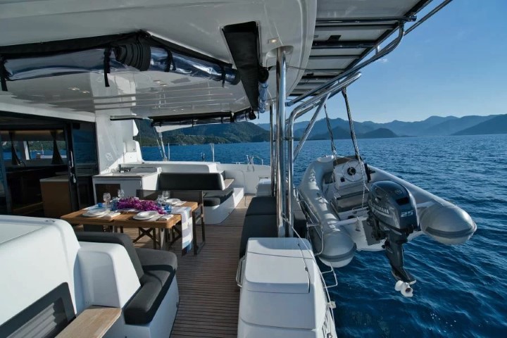 Lagoon 50 — photo 10
