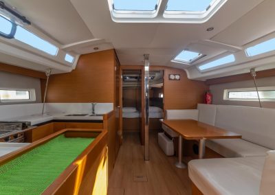 Sun Odyssey 440 — photo 3
